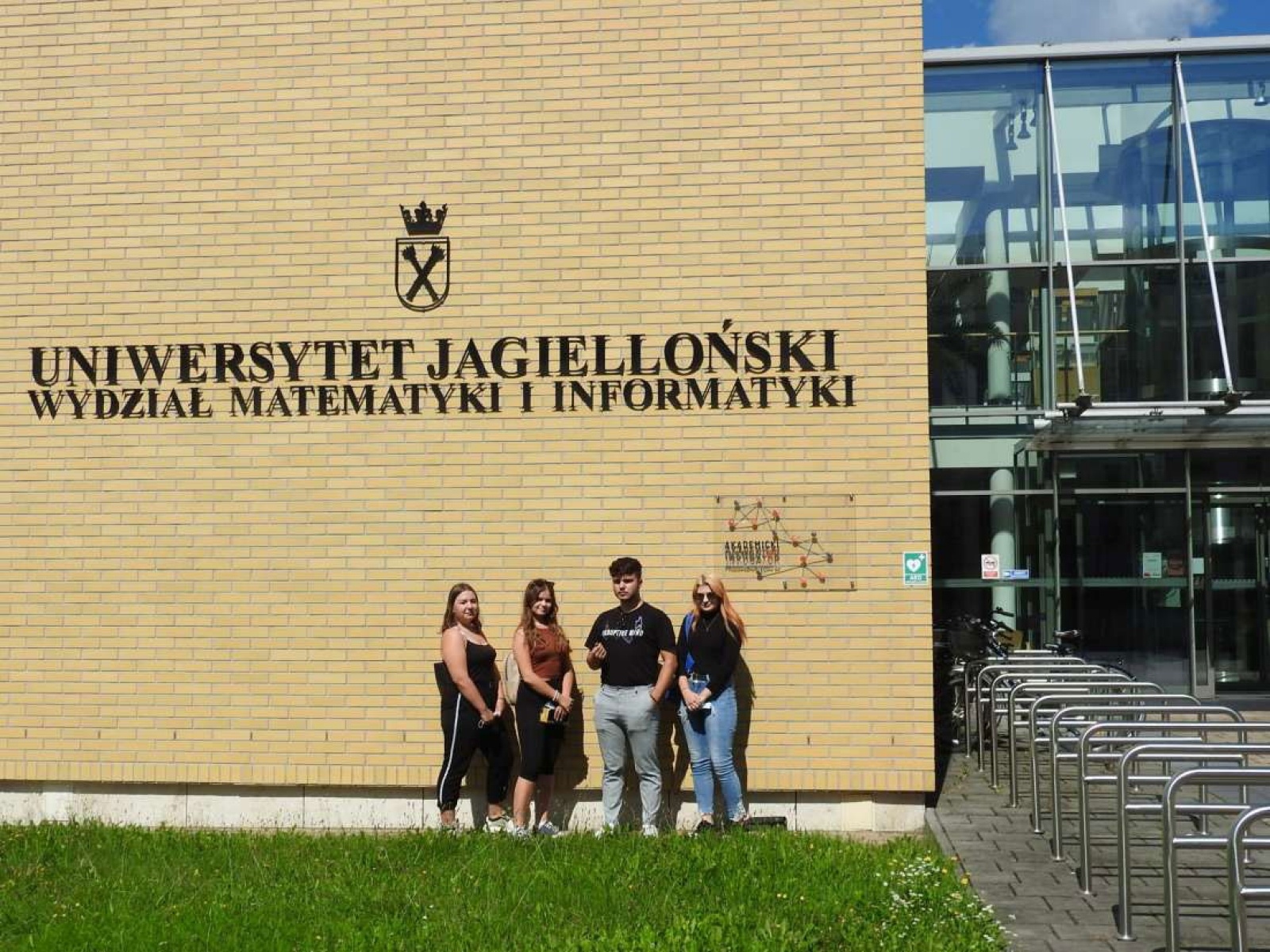 Zdjęcie w galerii na portalu naszraciborz.pl: Z Łubowic do Krakowa. Młodzież nagrodzona za pracę wiadomości z regionu