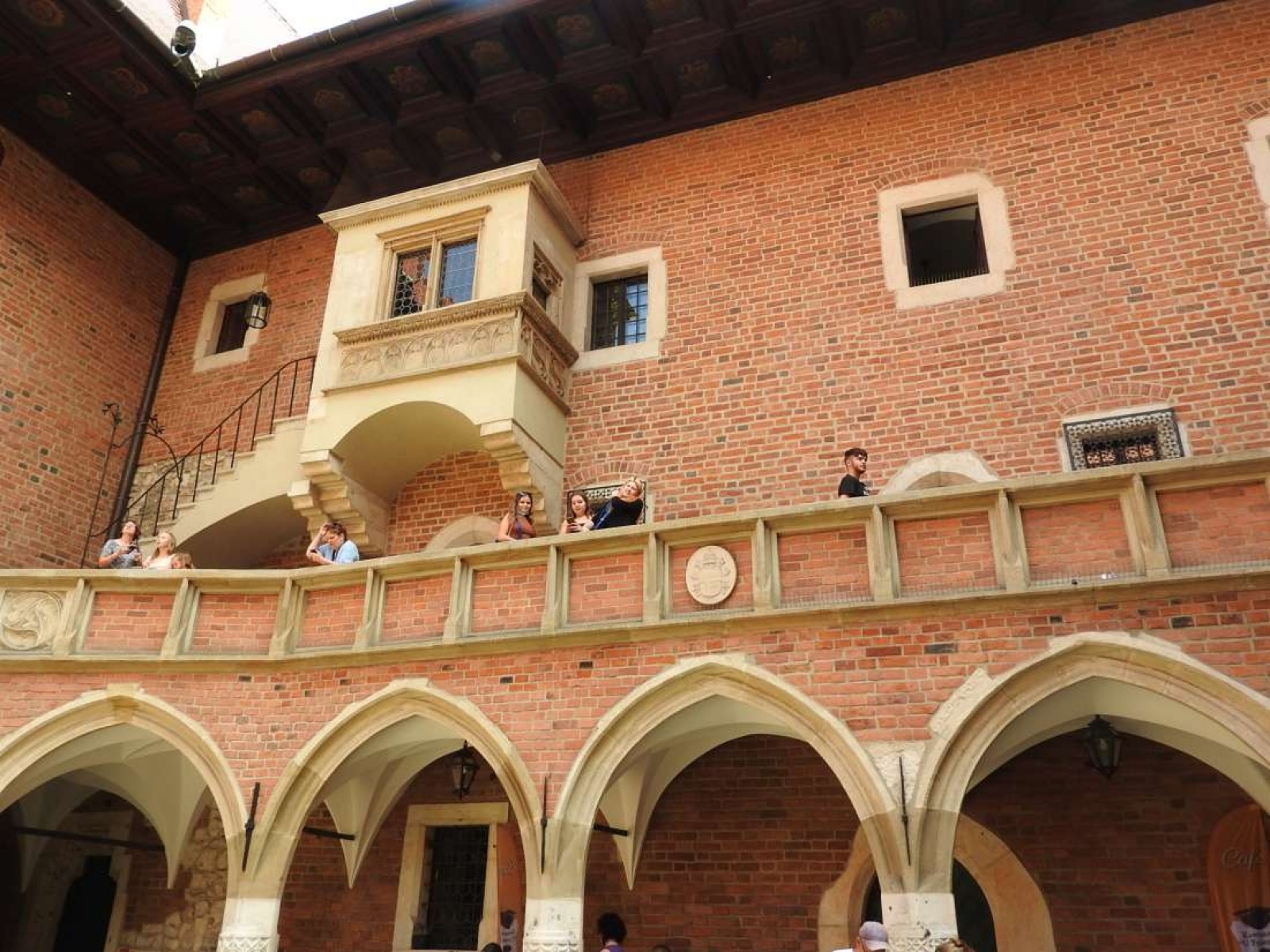 Zdjęcie w galerii na portalu naszraciborz.pl: Z Łubowic do Krakowa. Młodzież nagrodzona za pracę wiadomości z regionu