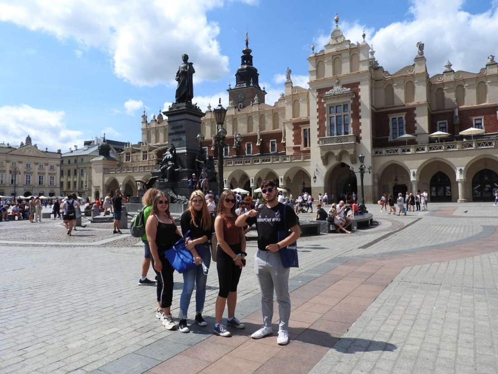 Zdjęcie w galerii na portalu naszraciborz.pl: Z Łubowic do Krakowa. Młodzież nagrodzona za pracę wiadomości z regionu