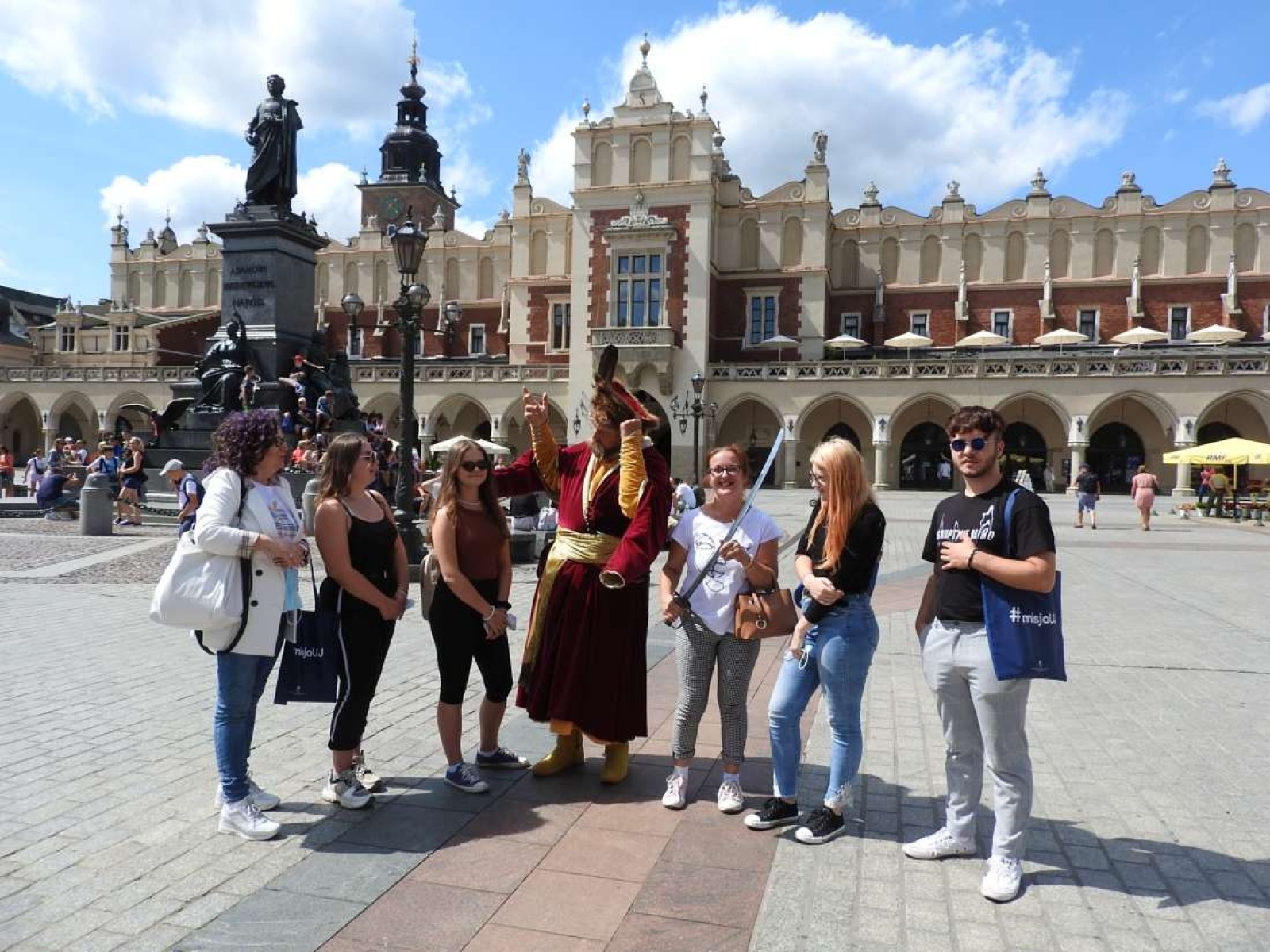 Zdjęcie w galerii na portalu naszraciborz.pl: Z Łubowic do Krakowa. Młodzież nagrodzona za pracę wiadomości z regionu