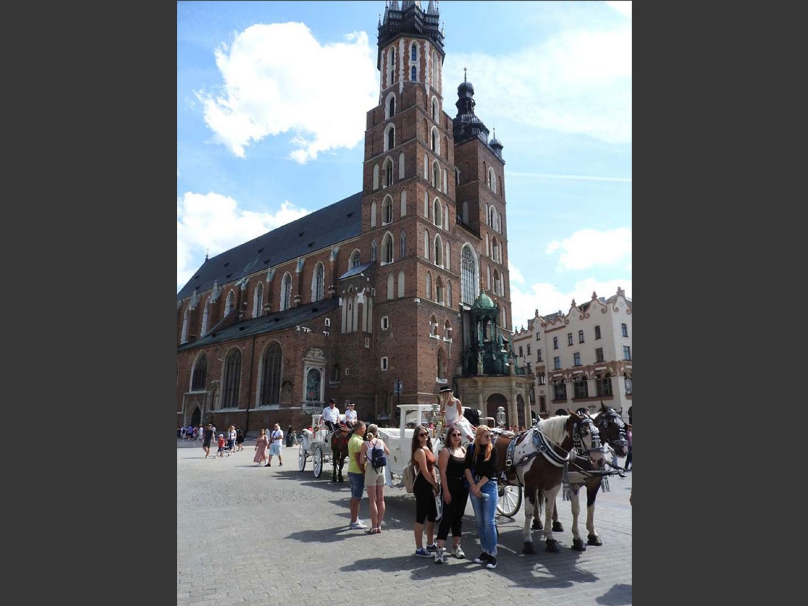 Zdjęcie w galerii na portalu naszraciborz.pl: Z Łubowic do Krakowa. Młodzież nagrodzona za pracę wiadomości z regionu