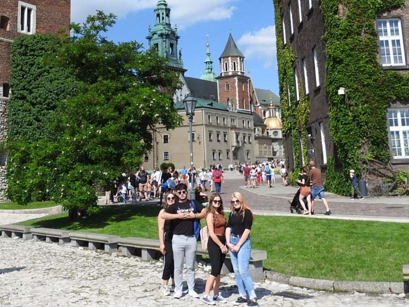 Zdjęcie w galerii na portalu naszraciborz.pl: Z Łubowic do Krakowa. Młodzież nagrodzona za pracę wiadomości z regionu