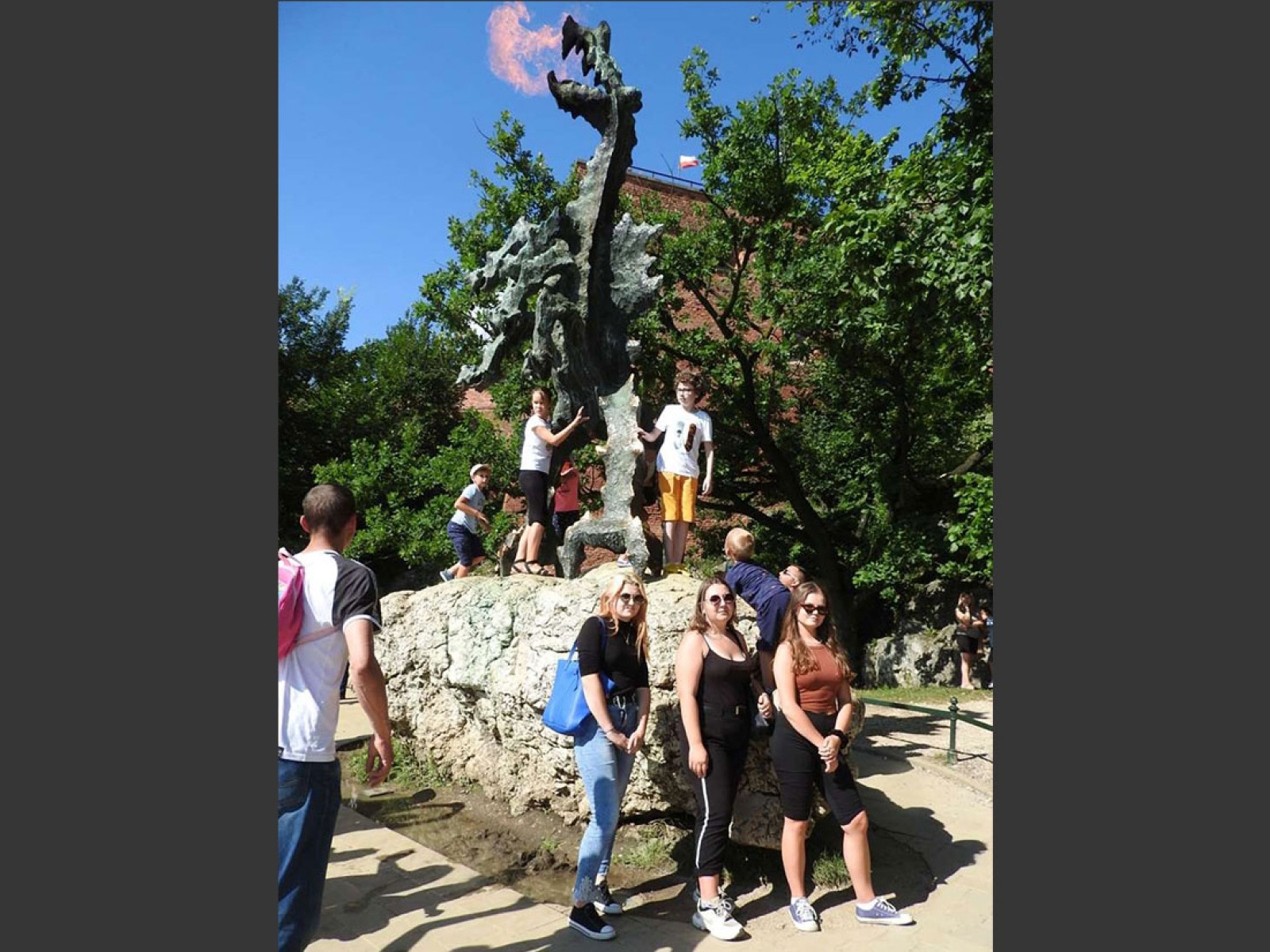 Zdjęcie w galerii na portalu naszraciborz.pl: Z Łubowic do Krakowa. Młodzież nagrodzona za pracę wiadomości z regionu