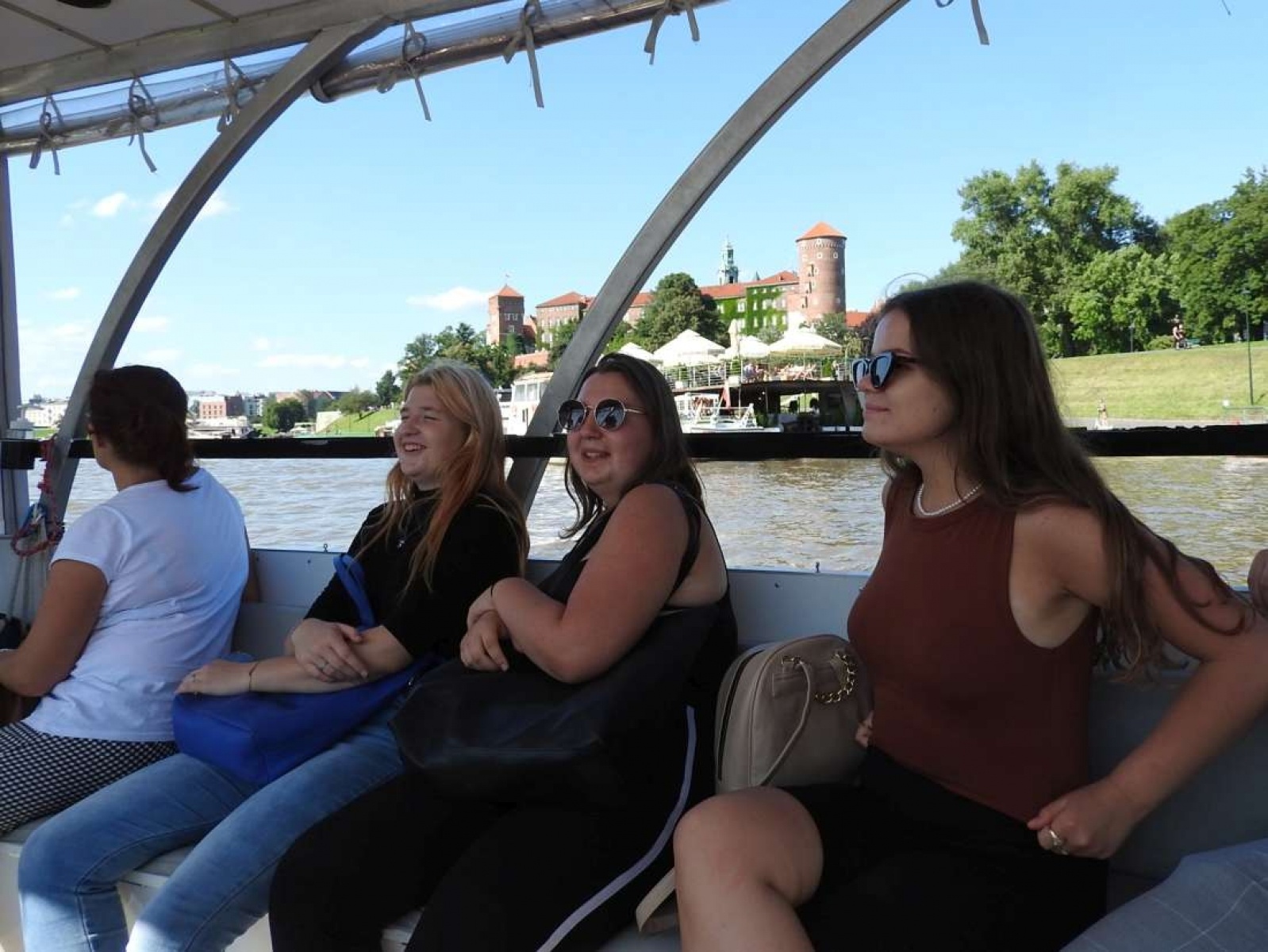 Zdjęcie w galerii na portalu naszraciborz.pl: Z Łubowic do Krakowa. Młodzież nagrodzona za pracę wiadomości z regionu