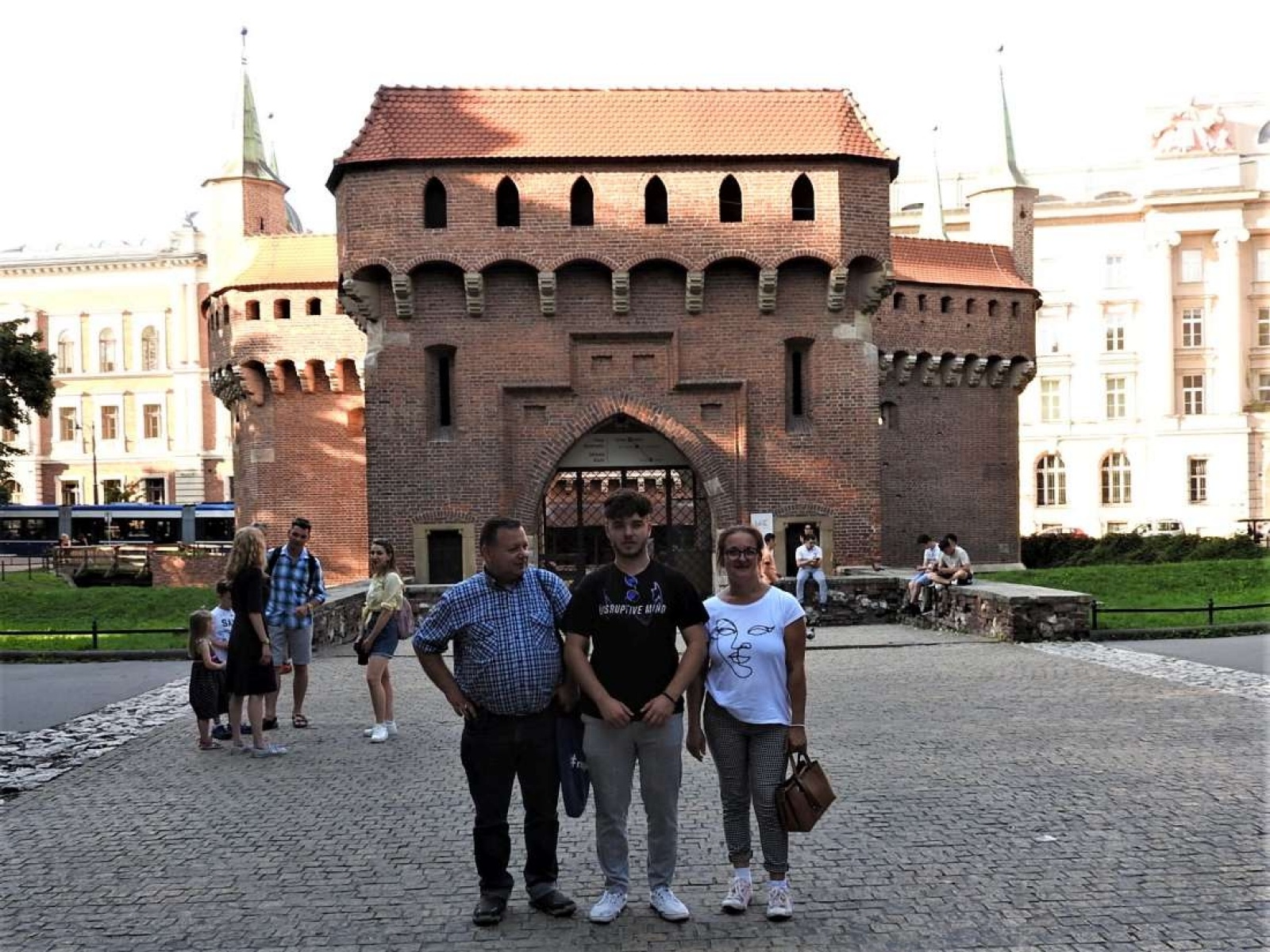 Zdjęcie w galerii na portalu naszraciborz.pl: Z Łubowic do Krakowa. Młodzież nagrodzona za pracę wiadomości z regionu