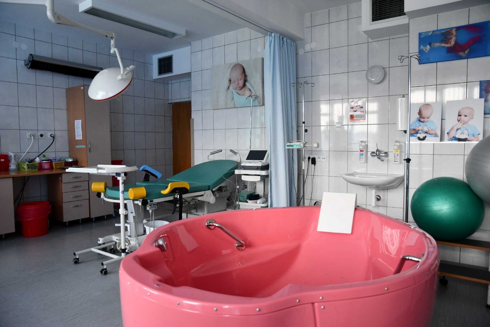 Zdjęcie w galerii na portalu naszraciborz.pl: Raciborska porodówka działa już jak przed epidemią [FOTO i WIDEO] wiadomości z regionu