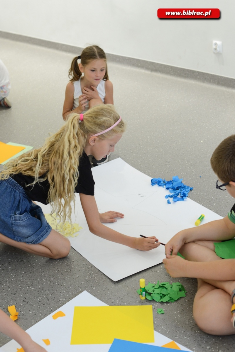 Zdjęcie w galerii na portalu naszraciborz.pl: Słońce, inne gwiazdy i wyprawa na Księżyc podczas Kosmicznego Lata z Biblioteką wiadomości z regionu