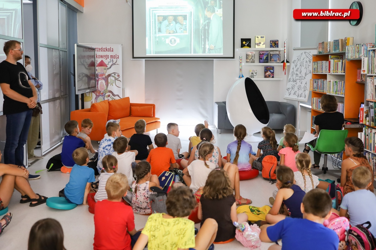 Zdjęcie w galerii na portalu naszraciborz.pl: Słońce, inne gwiazdy i wyprawa na Księżyc podczas Kosmicznego Lata z Biblioteką wiadomości z regionu