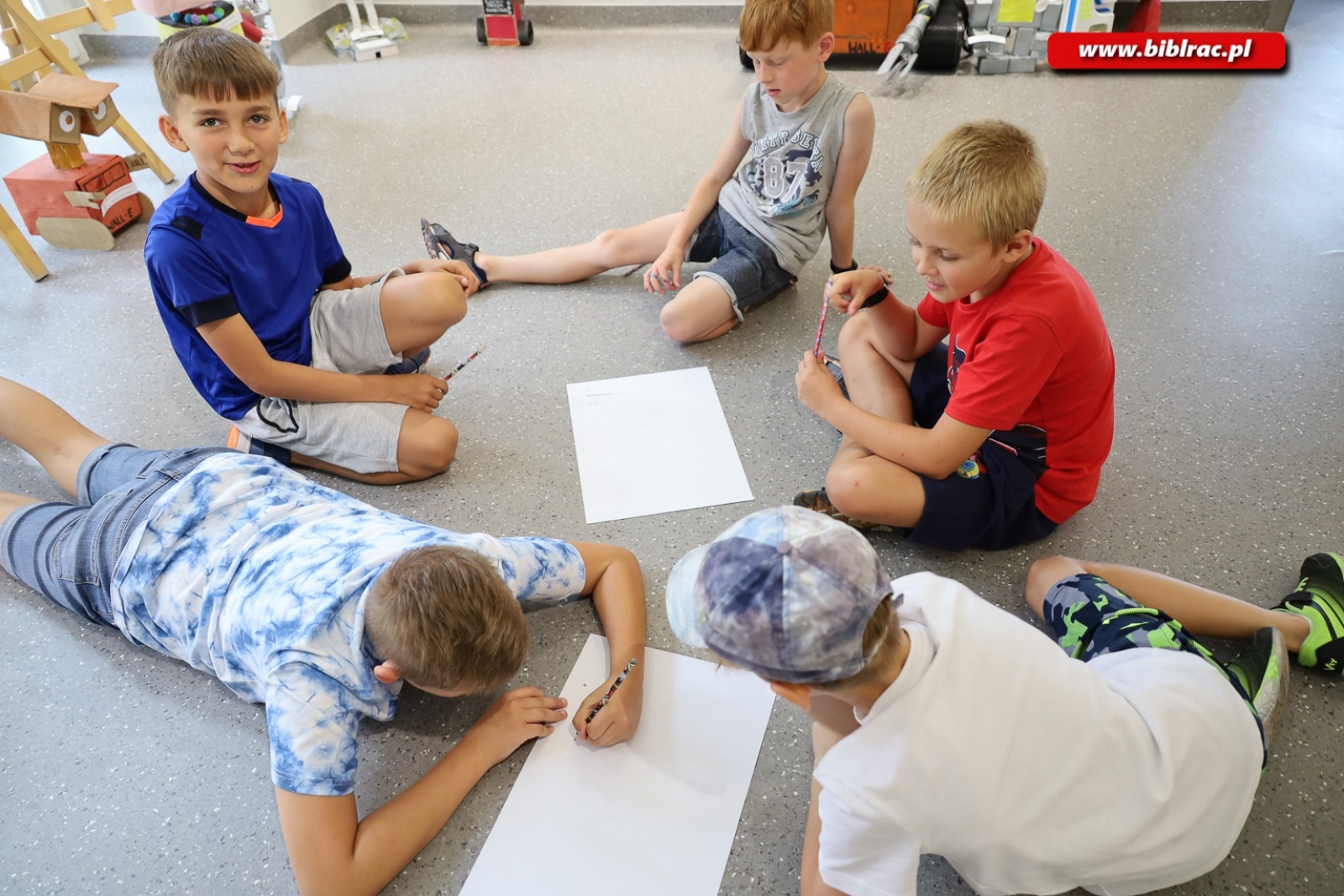 Zdjęcie w galerii na portalu naszraciborz.pl: Słońce, inne gwiazdy i wyprawa na Księżyc podczas Kosmicznego Lata z Biblioteką wiadomości z regionu