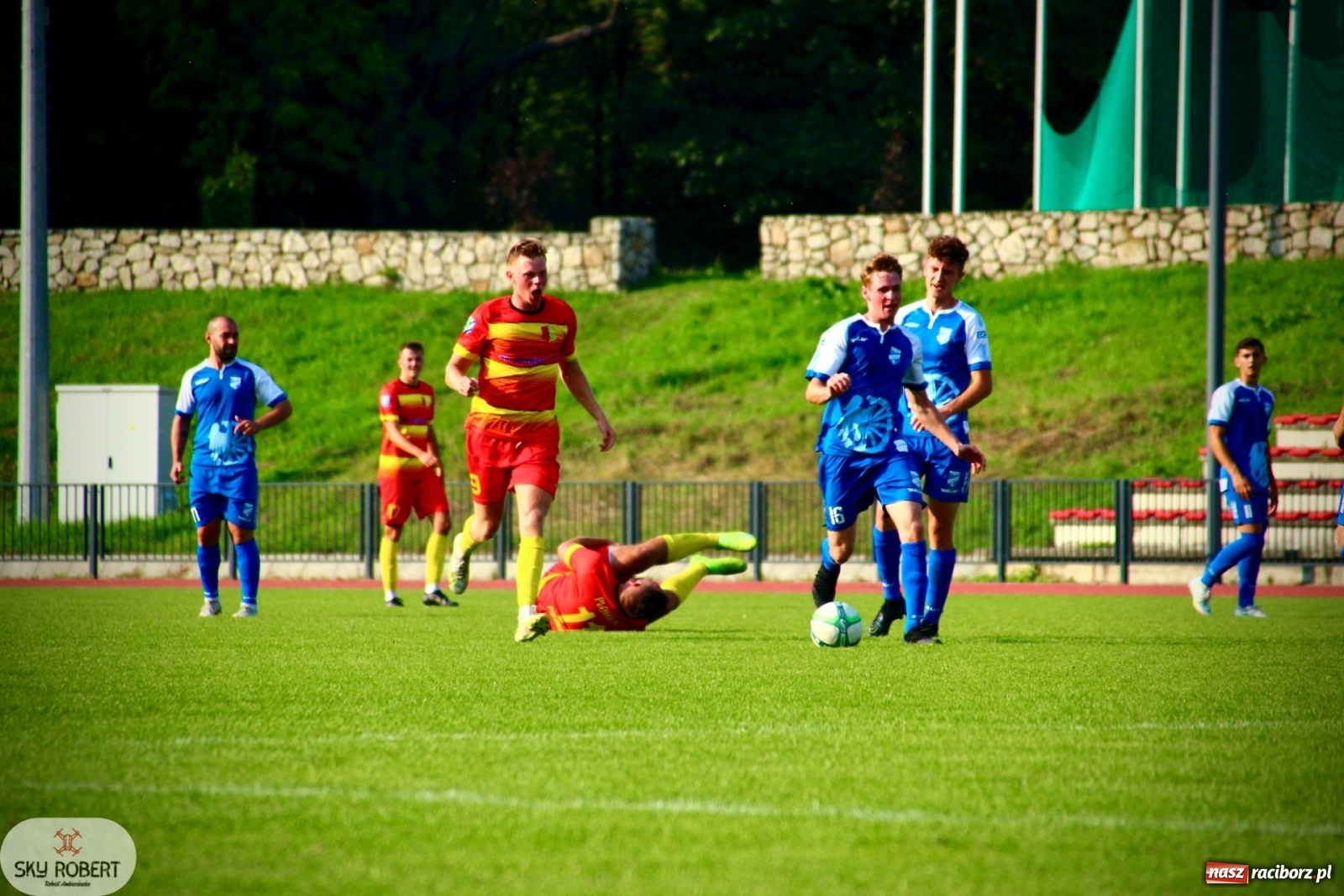 Zdjęcie w galerii na portalu naszraciborz.pl: Na starcie sezonu Unia Racibórz zgasiła połomski Płomień wiadomości z regionu