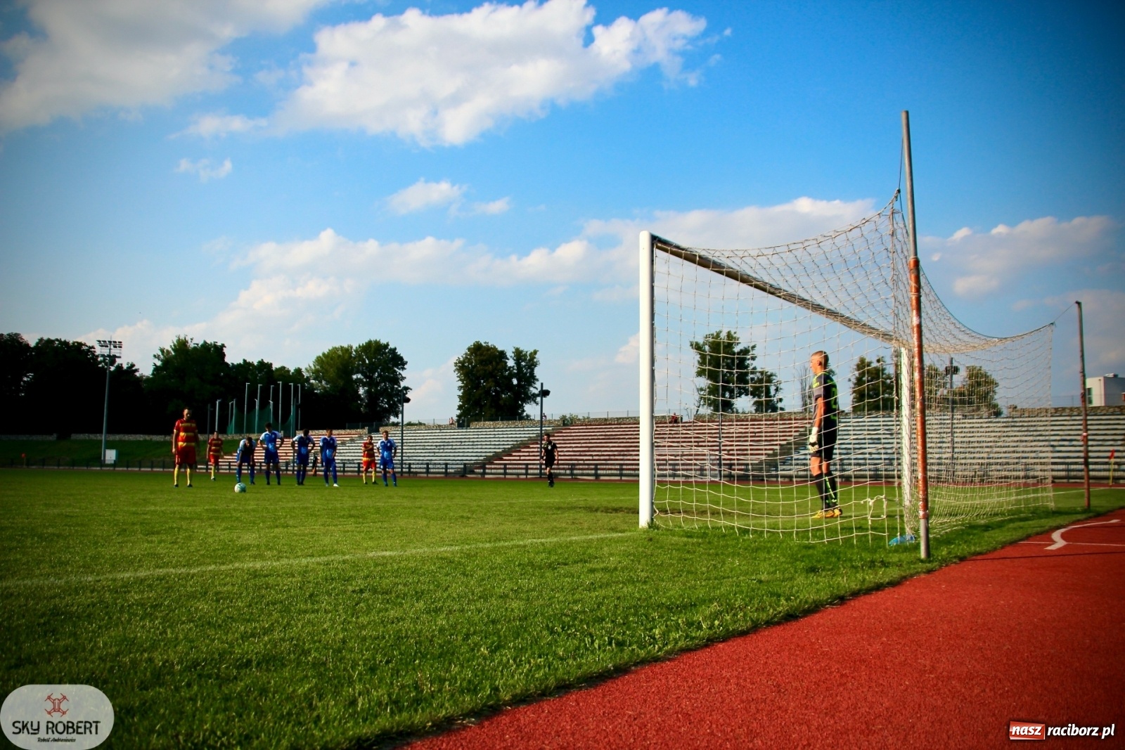 Zdjęcie w galerii na portalu naszraciborz.pl: Na starcie sezonu Unia Racibórz zgasiła połomski Płomień wiadomości z regionu