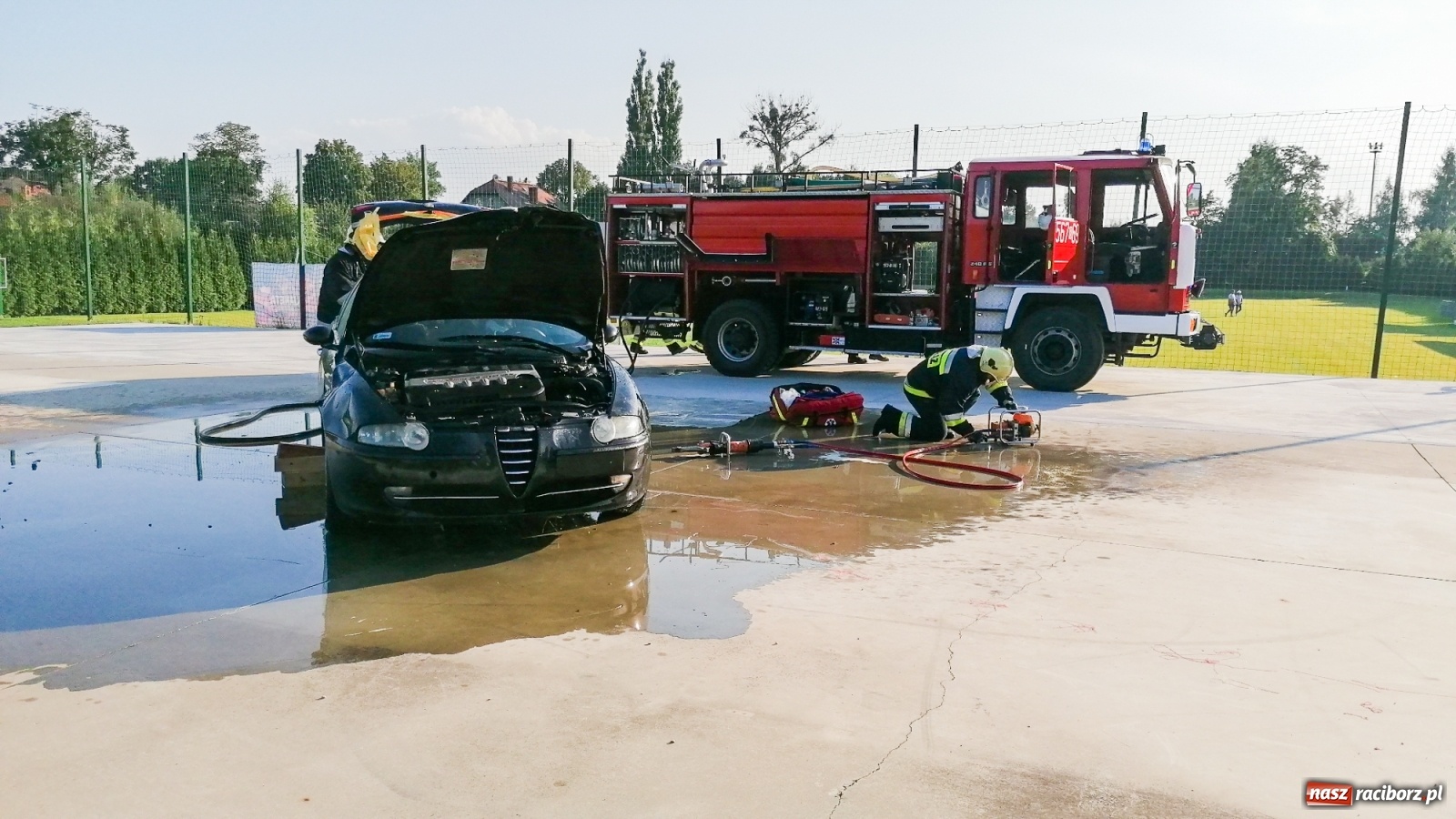 Zdjęcie w galerii na portalu naszraciborz.pl: Tak strażacy z OSP Chałupki ratują ludzkie życie [WIDEO] wiadomości z regionu