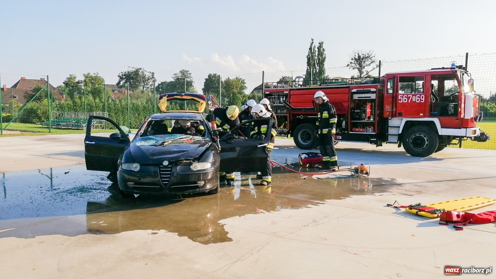 Zdjęcie w galerii na portalu naszraciborz.pl: Tak strażacy z OSP Chałupki ratują ludzkie życie [WIDEO] wiadomości z regionu