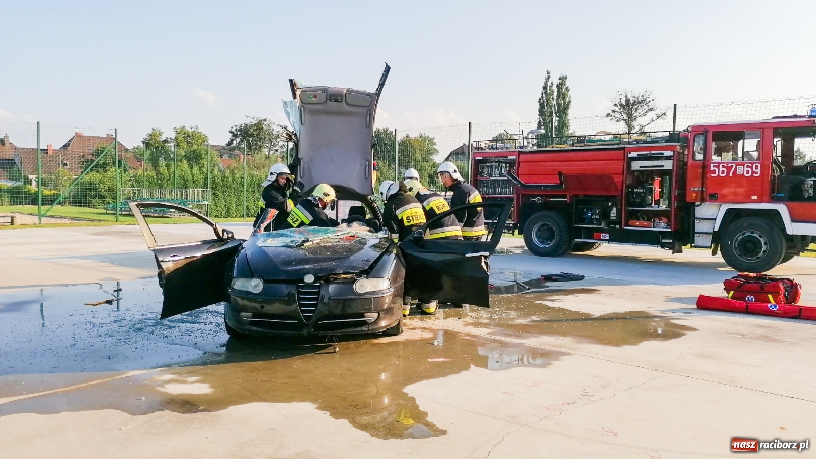Zdjęcie w galerii na portalu naszraciborz.pl: Tak strażacy z OSP Chałupki ratują ludzkie życie [WIDEO] wiadomości z regionu