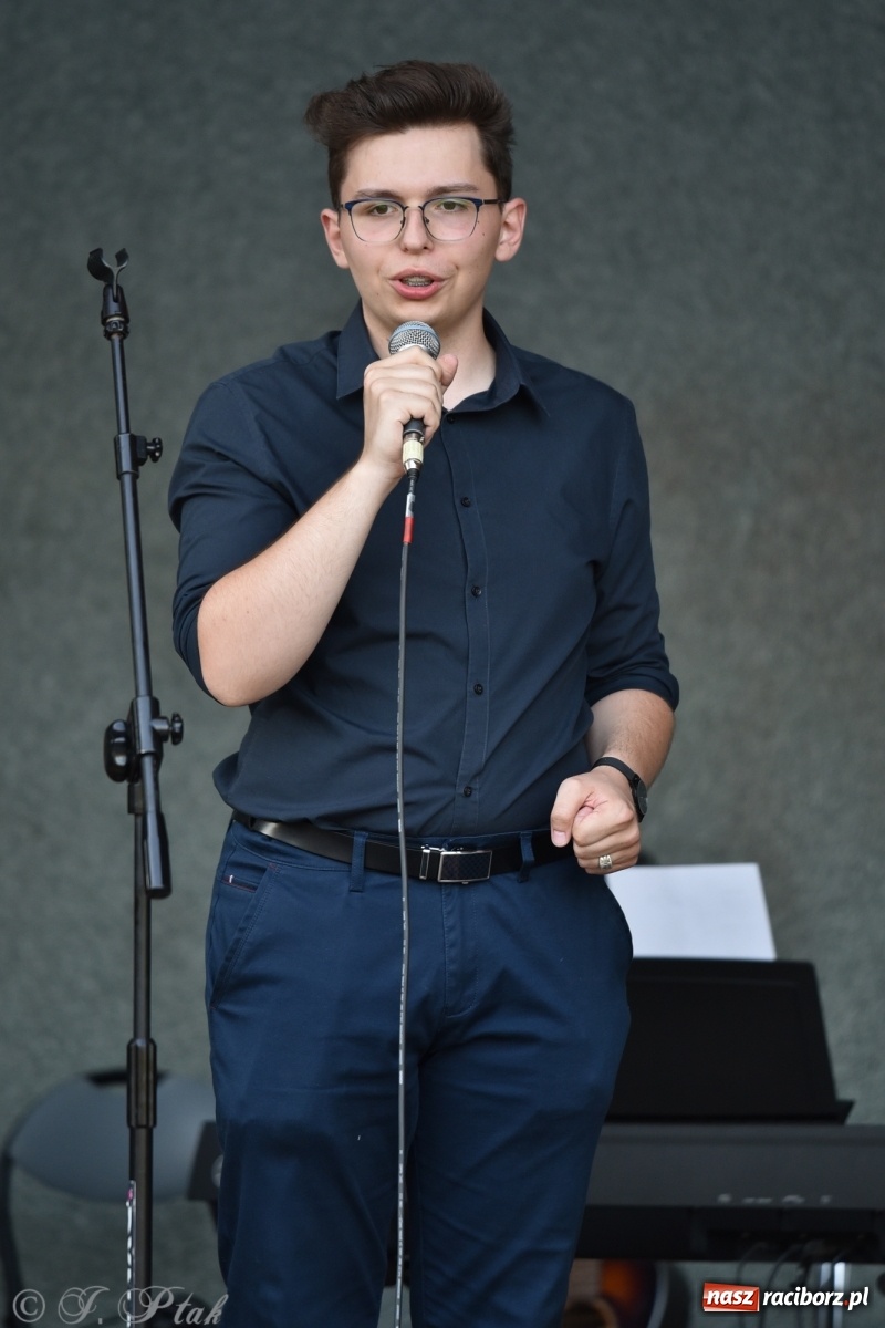 Zdjęcie w galerii na portalu naszraciborz.pl: Błażej Klimaszka zadebiutował jako solista wiadomości z regionu