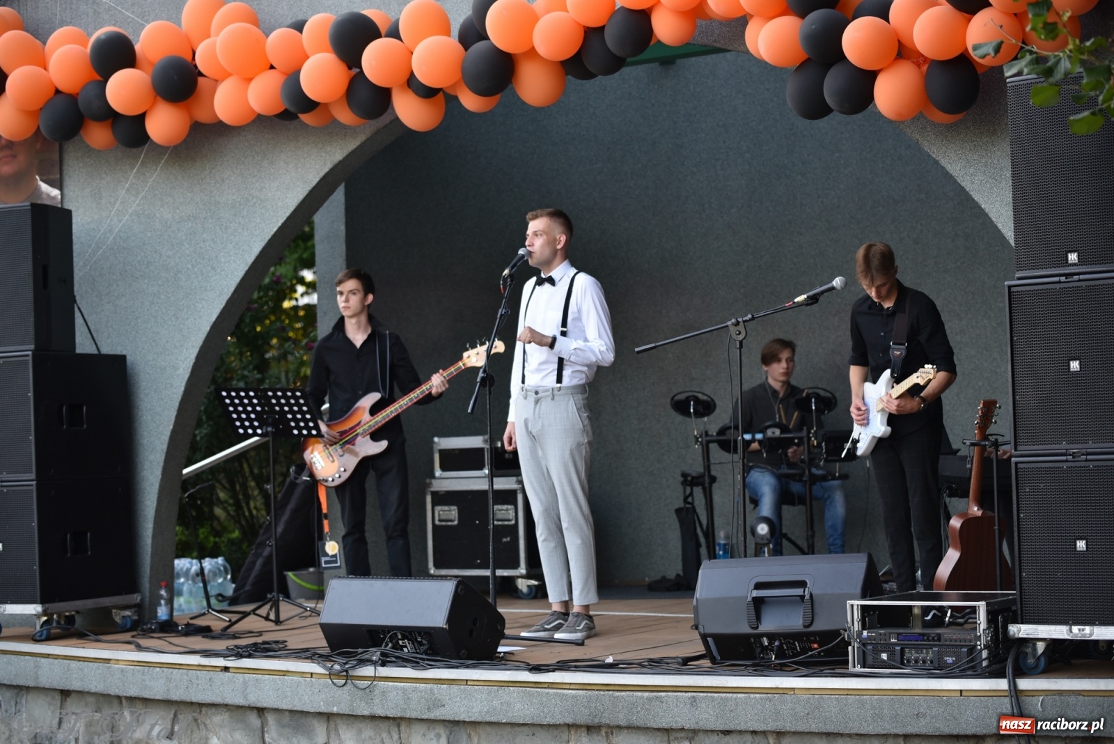 Zdjęcie w galerii na portalu naszraciborz.pl: Błażej Klimaszka zadebiutował jako solista wiadomości z regionu