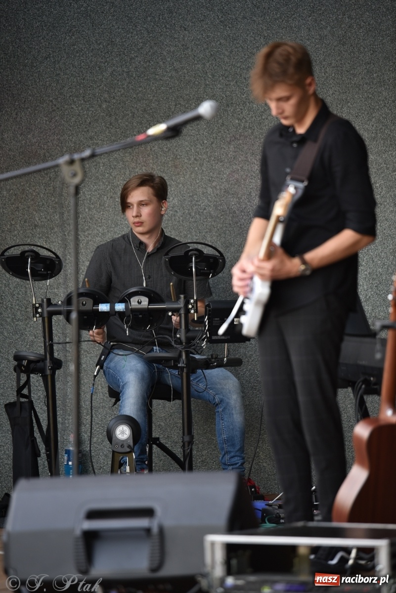 Zdjęcie w galerii na portalu naszraciborz.pl: Błażej Klimaszka zadebiutował jako solista wiadomości z regionu