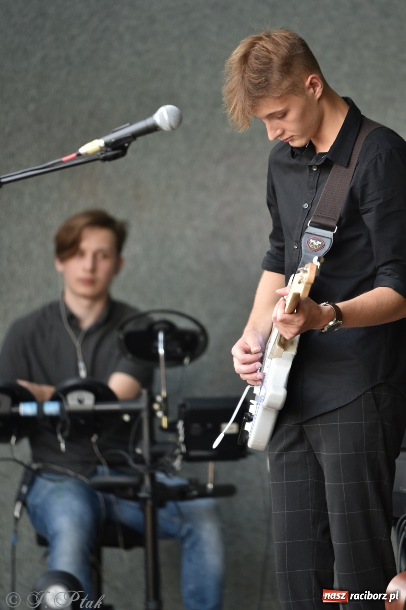Zdjęcie w galerii na portalu naszraciborz.pl: Błażej Klimaszka zadebiutował jako solista wiadomości z regionu