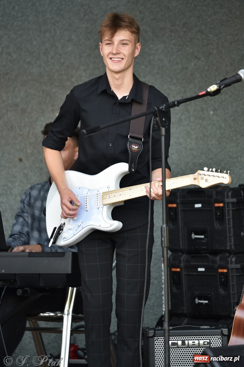 Zdjęcie w galerii na portalu naszraciborz.pl: Błażej Klimaszka zadebiutował jako solista wiadomości z regionu