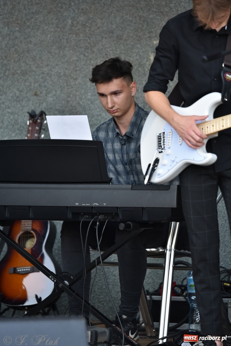 Zdjęcie w galerii na portalu naszraciborz.pl: Błażej Klimaszka zadebiutował jako solista wiadomości z regionu