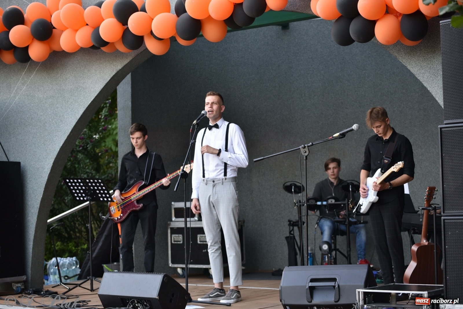 Zdjęcie w galerii na portalu naszraciborz.pl: Błażej Klimaszka zadebiutował jako solista wiadomości z regionu