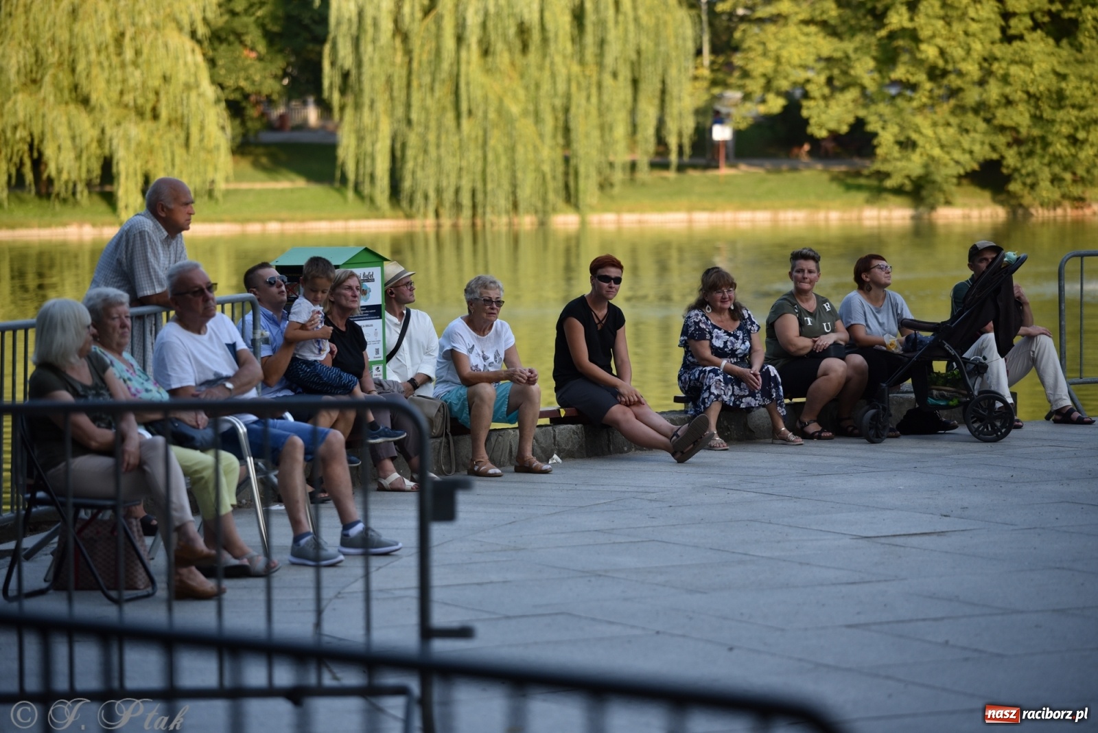 Zdjęcie w galerii na portalu naszraciborz.pl: Błażej Klimaszka zadebiutował jako solista wiadomości z regionu