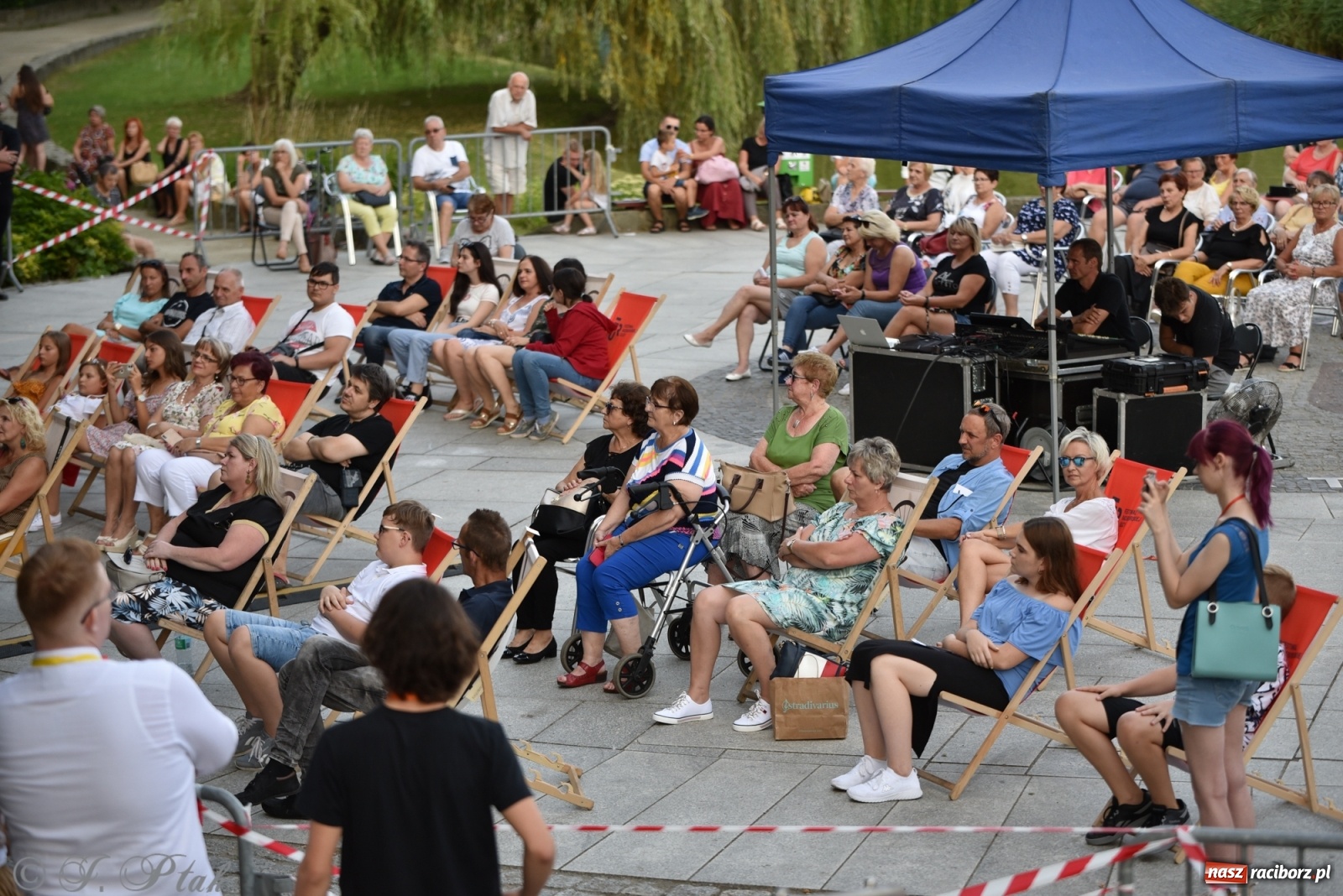 Zdjęcie w galerii na portalu naszraciborz.pl: Błażej Klimaszka zadebiutował jako solista wiadomości z regionu