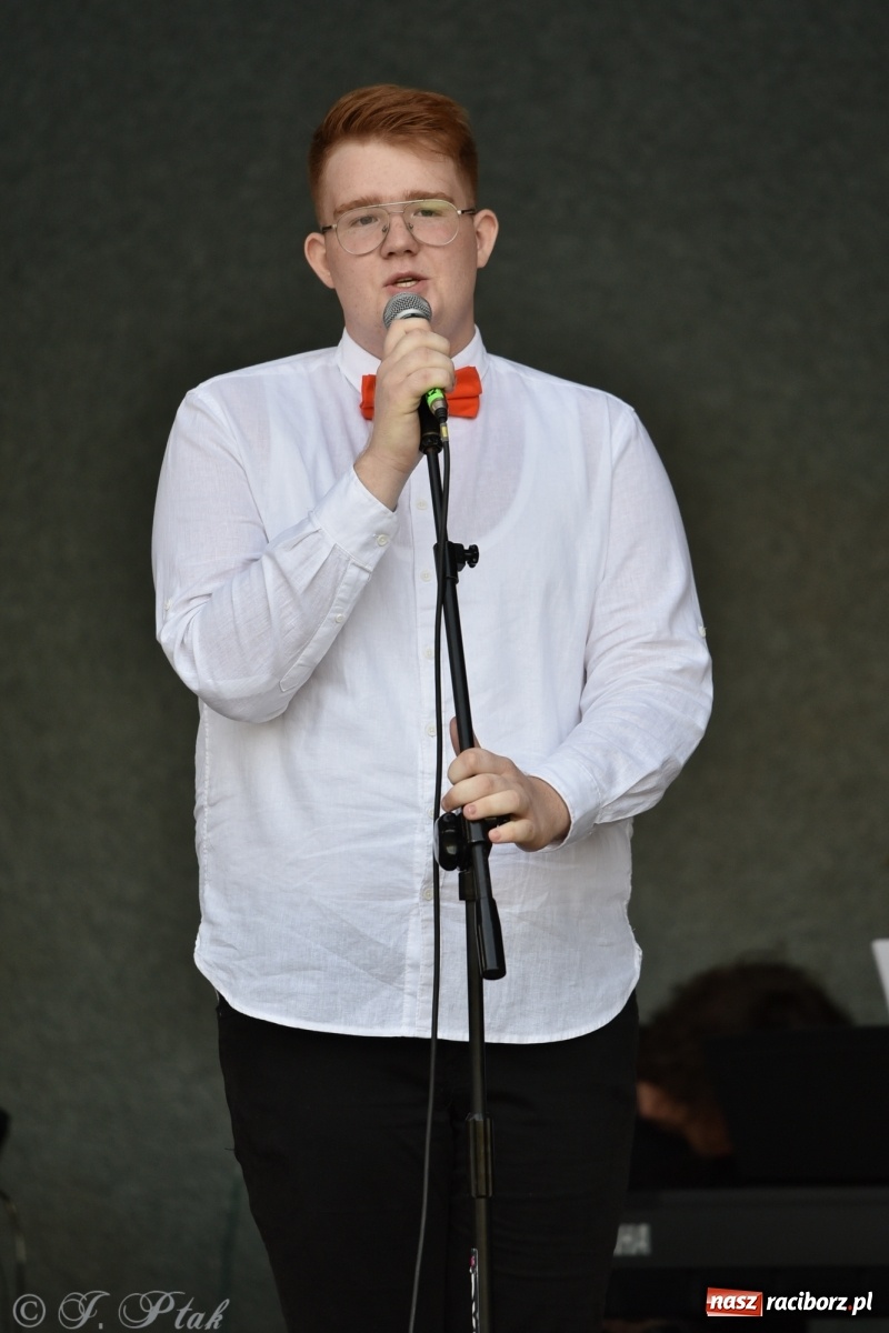 Zdjęcie w galerii na portalu naszraciborz.pl: Błażej Klimaszka zadebiutował jako solista wiadomości z regionu