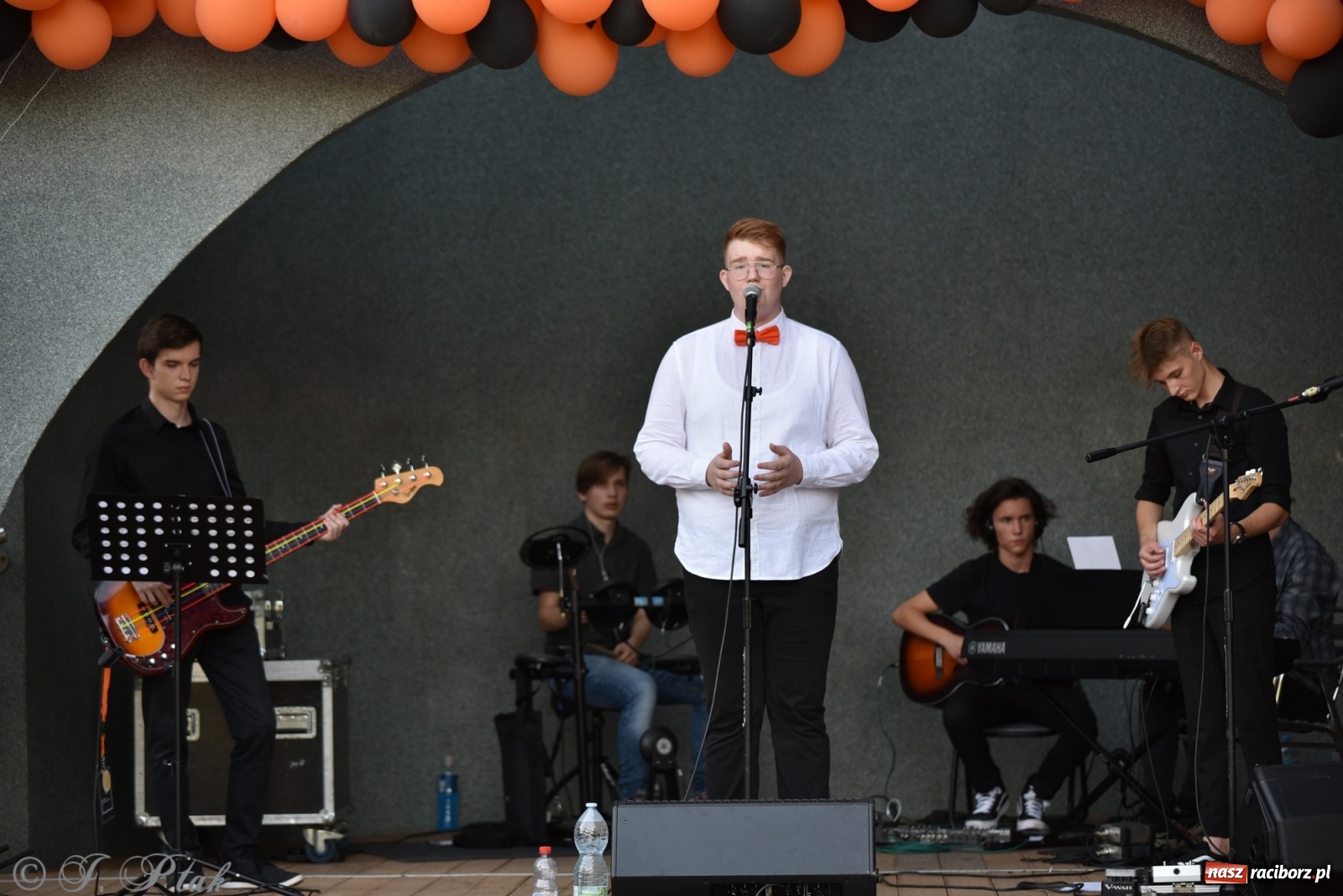 Zdjęcie w galerii na portalu naszraciborz.pl: Błażej Klimaszka zadebiutował jako solista wiadomości z regionu