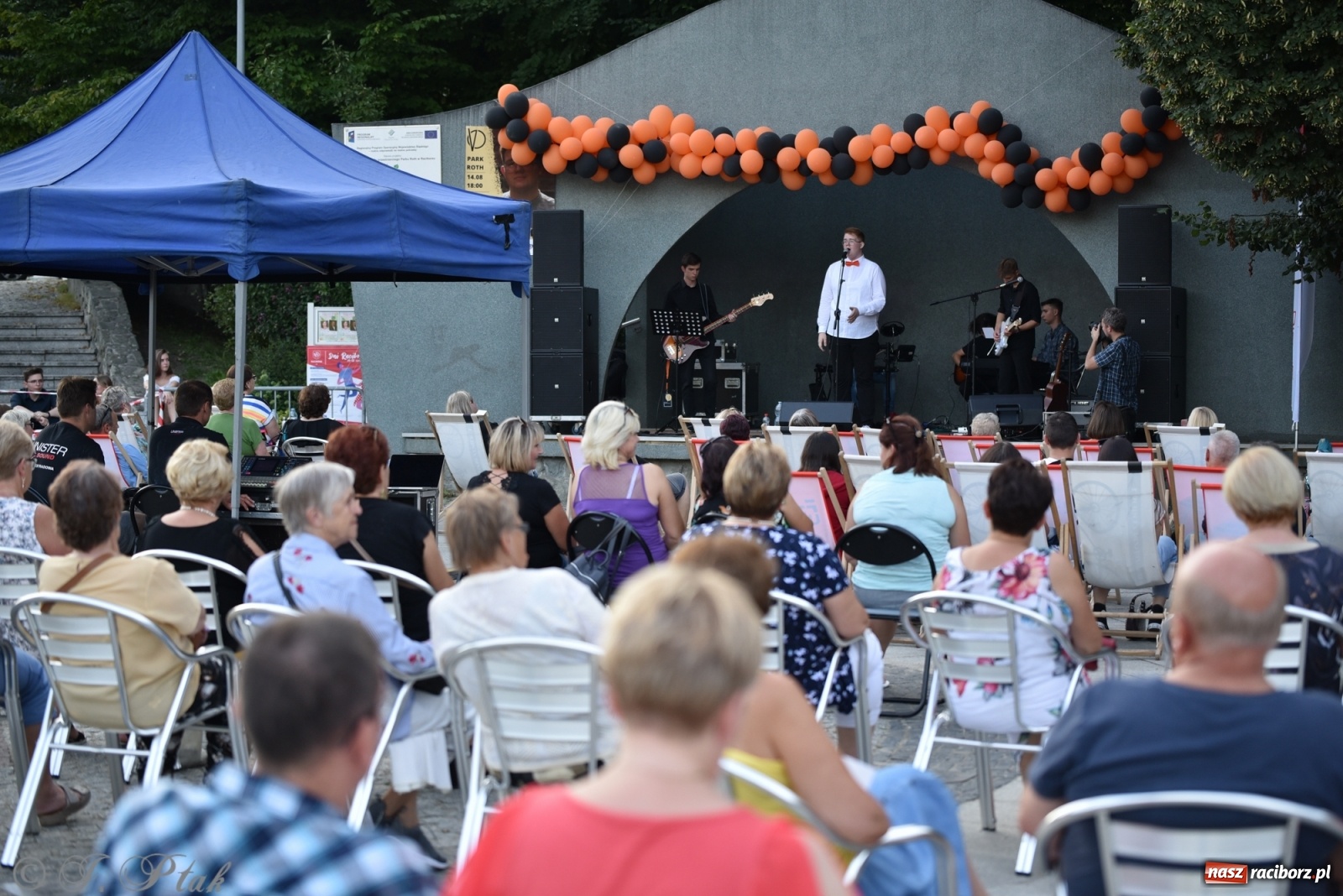 Zdjęcie w galerii na portalu naszraciborz.pl: Błażej Klimaszka zadebiutował jako solista wiadomości z regionu