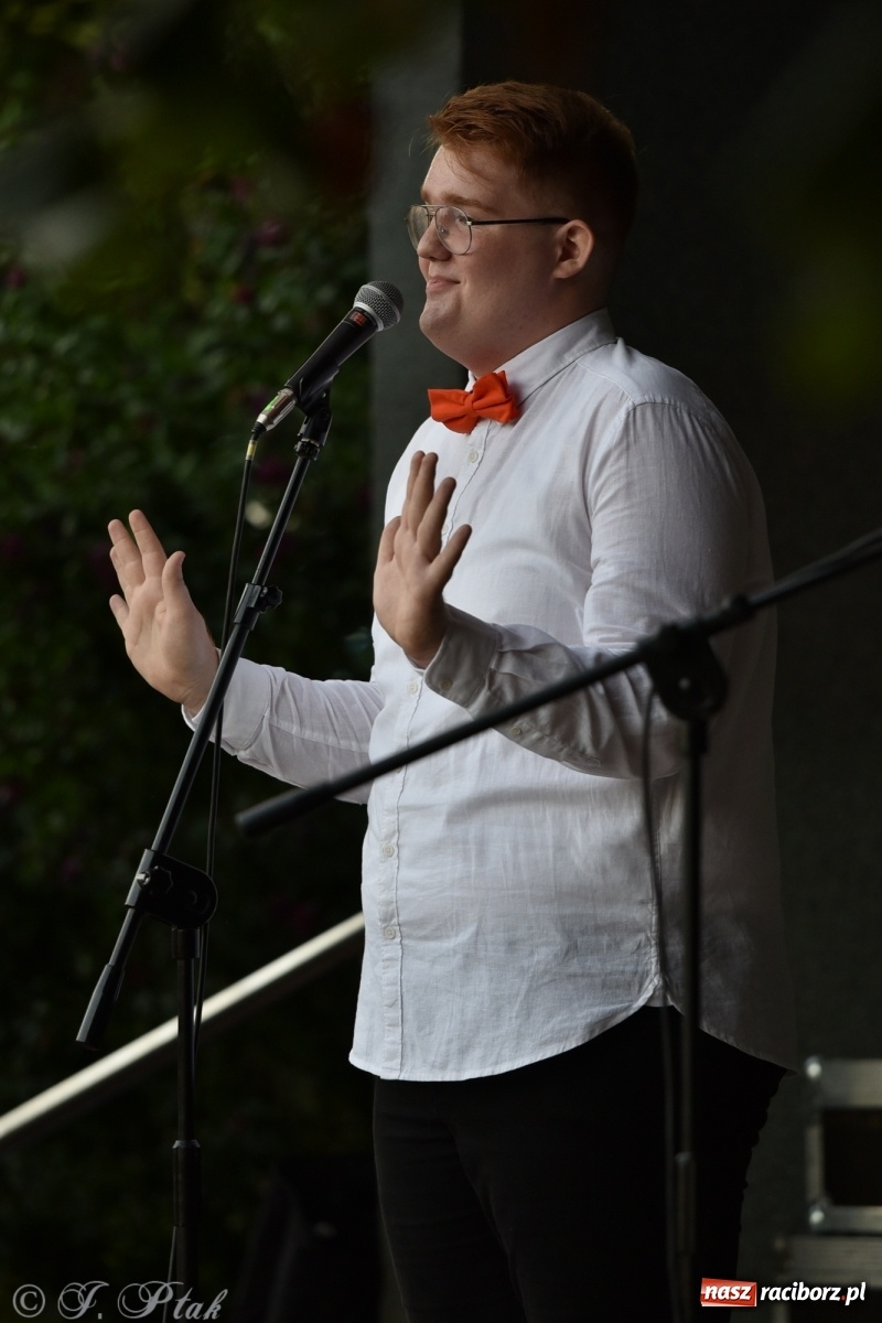 Zdjęcie w galerii na portalu naszraciborz.pl: Błażej Klimaszka zadebiutował jako solista wiadomości z regionu
