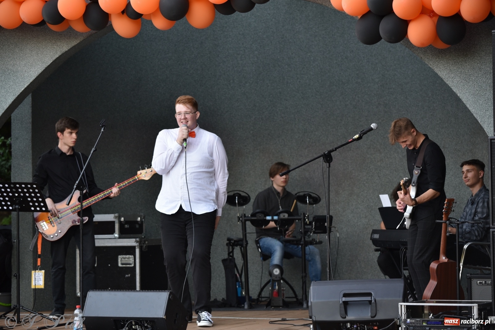 Zdjęcie w galerii na portalu naszraciborz.pl: Błażej Klimaszka zadebiutował jako solista wiadomości z regionu
