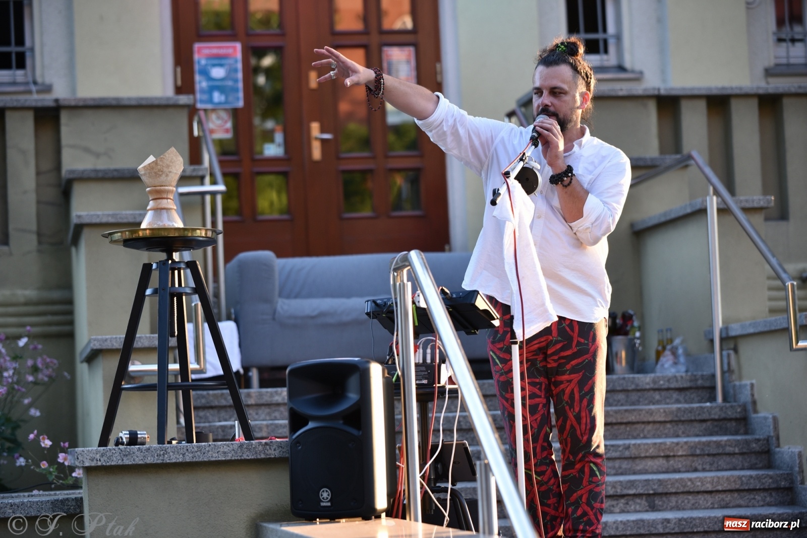 Zdjęcie w galerii na portalu naszraciborz.pl: Teatr na Schodach. Desperackie polowanie na miłość wiadomości z regionu