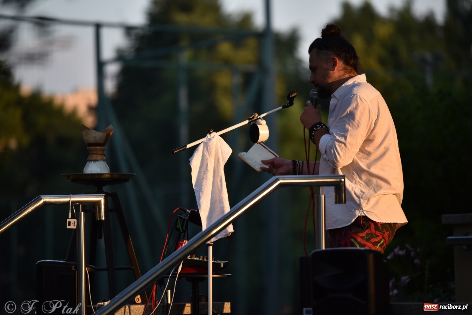 Zdjęcie w galerii na portalu naszraciborz.pl: Teatr na Schodach. Desperackie polowanie na miłość wiadomości z regionu