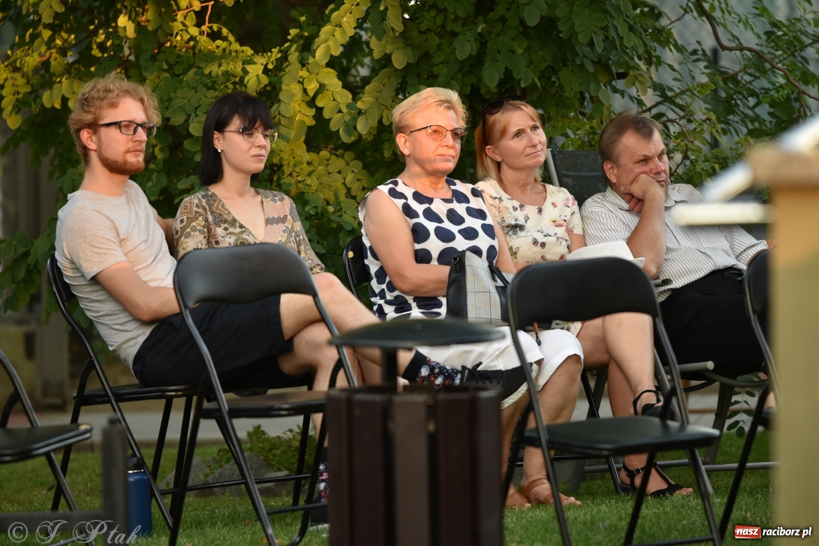 Zdjęcie w galerii na portalu naszraciborz.pl: Teatr na Schodach. Desperackie polowanie na miłość wiadomości z regionu