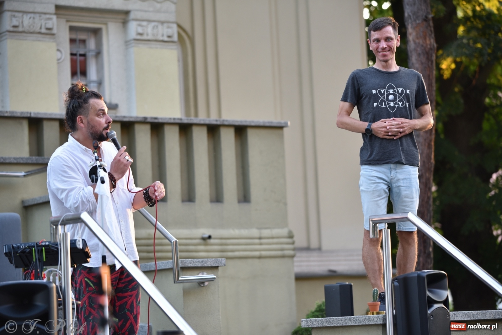 Zdjęcie w galerii na portalu naszraciborz.pl: Teatr na Schodach. Desperackie polowanie na miłość wiadomości z regionu