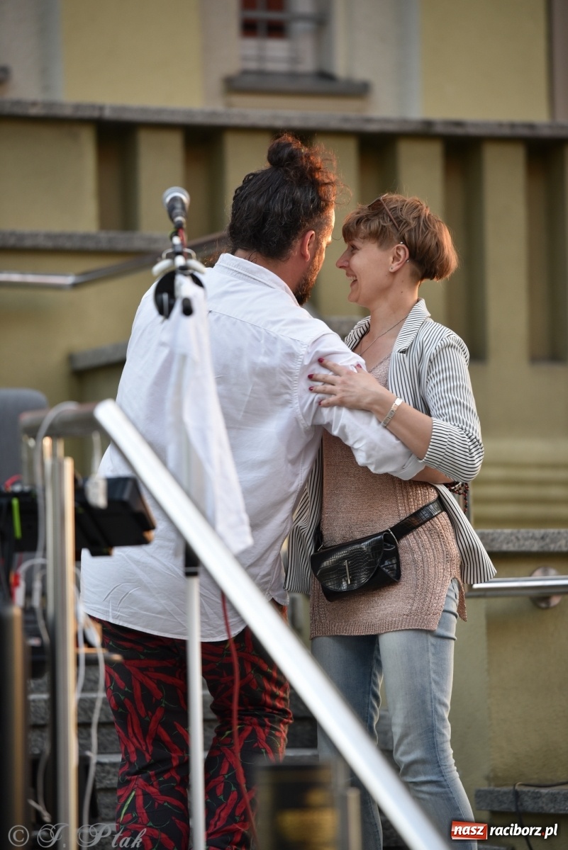 Zdjęcie w galerii na portalu naszraciborz.pl: Teatr na Schodach. Desperackie polowanie na miłość wiadomości z regionu