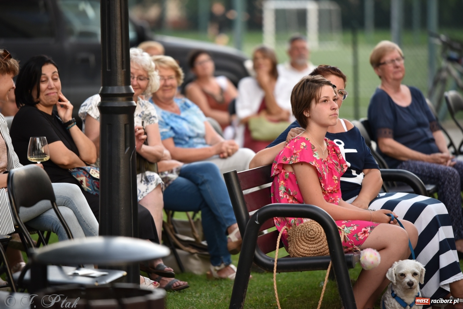 Zdjęcie w galerii na portalu naszraciborz.pl: Teatr na Schodach. Desperackie polowanie na miłość wiadomości z regionu