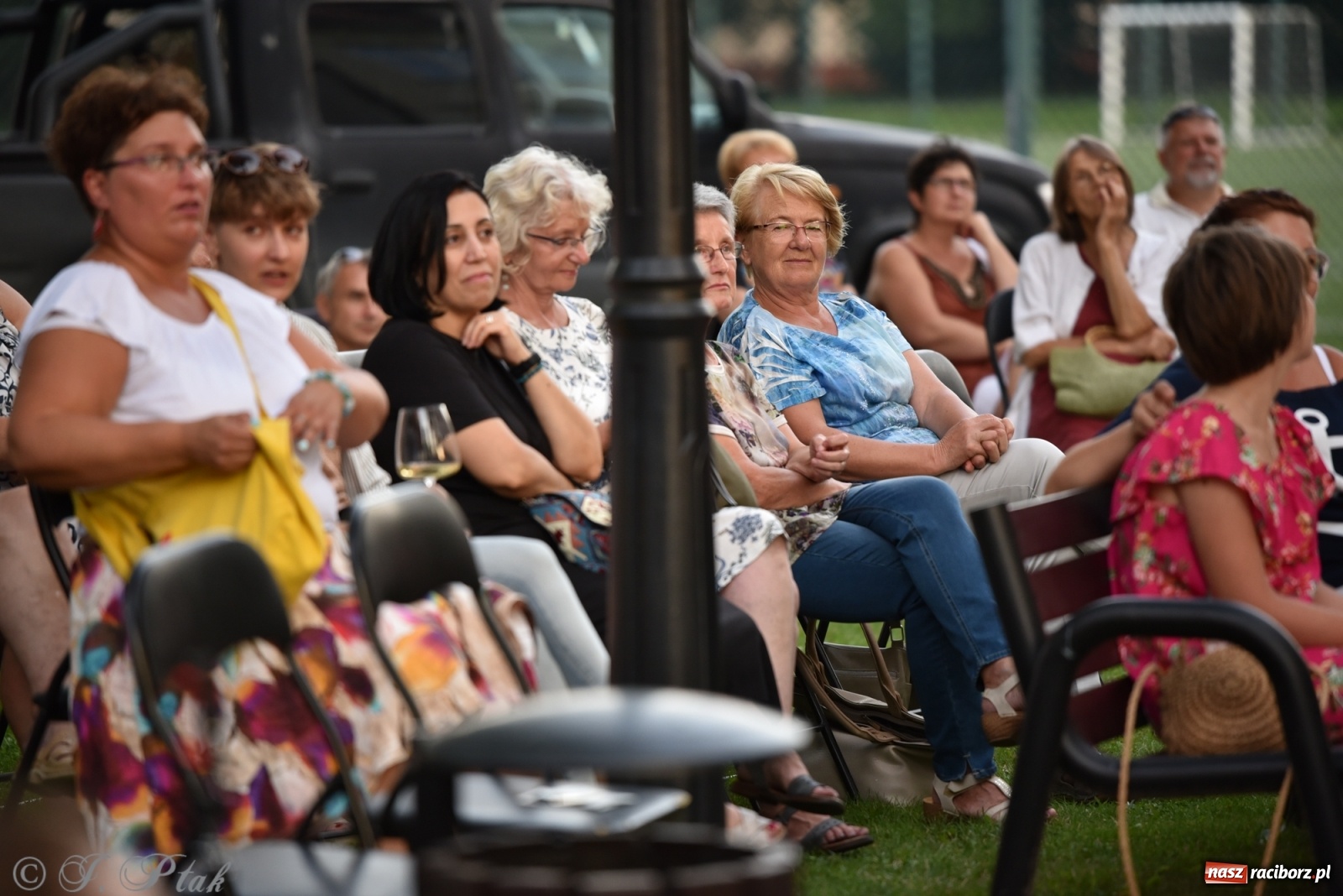 Zdjęcie w galerii na portalu naszraciborz.pl: Teatr na Schodach. Desperackie polowanie na miłość wiadomości z regionu
