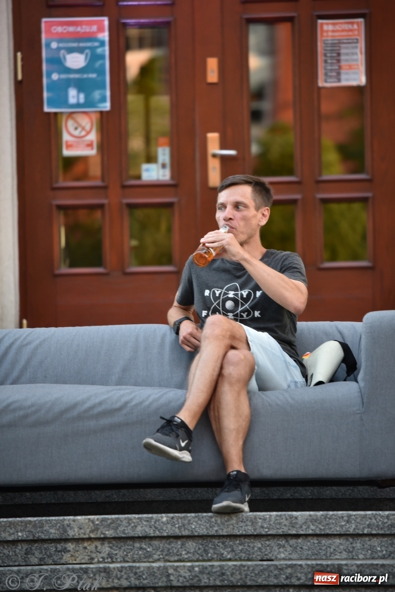 Zdjęcie w galerii na portalu naszraciborz.pl: Teatr na Schodach. Desperackie polowanie na miłość wiadomości z regionu