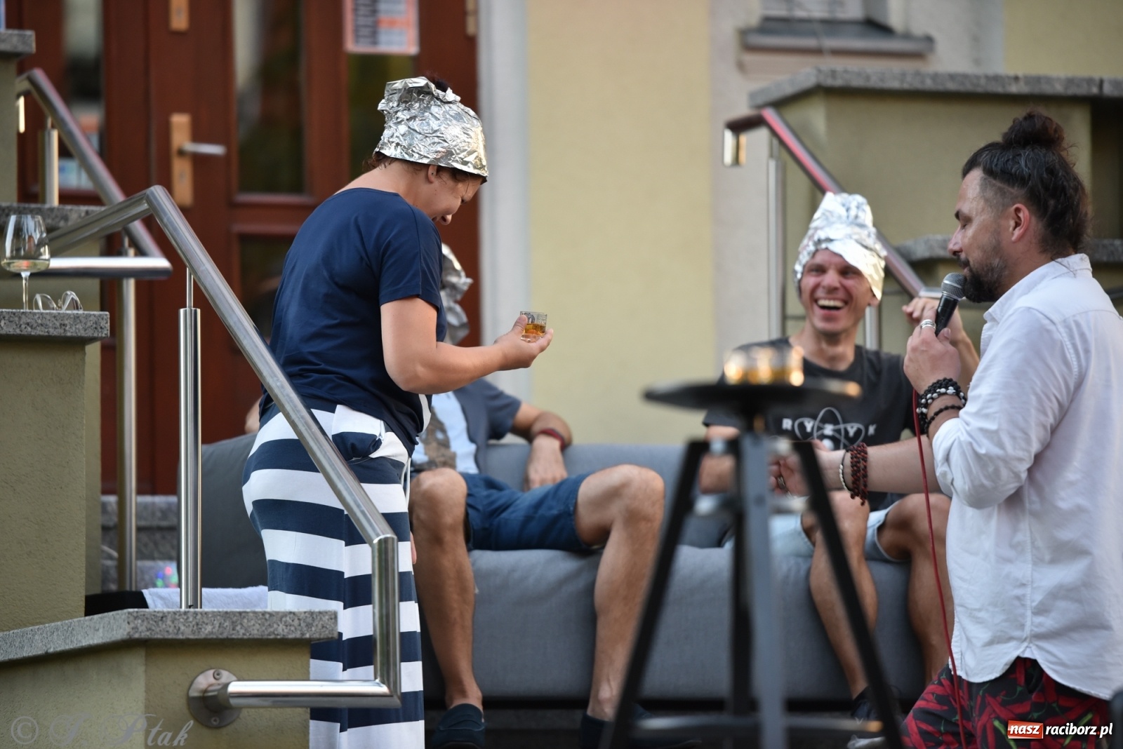 Zdjęcie w galerii na portalu naszraciborz.pl: Teatr na Schodach. Desperackie polowanie na miłość wiadomości z regionu