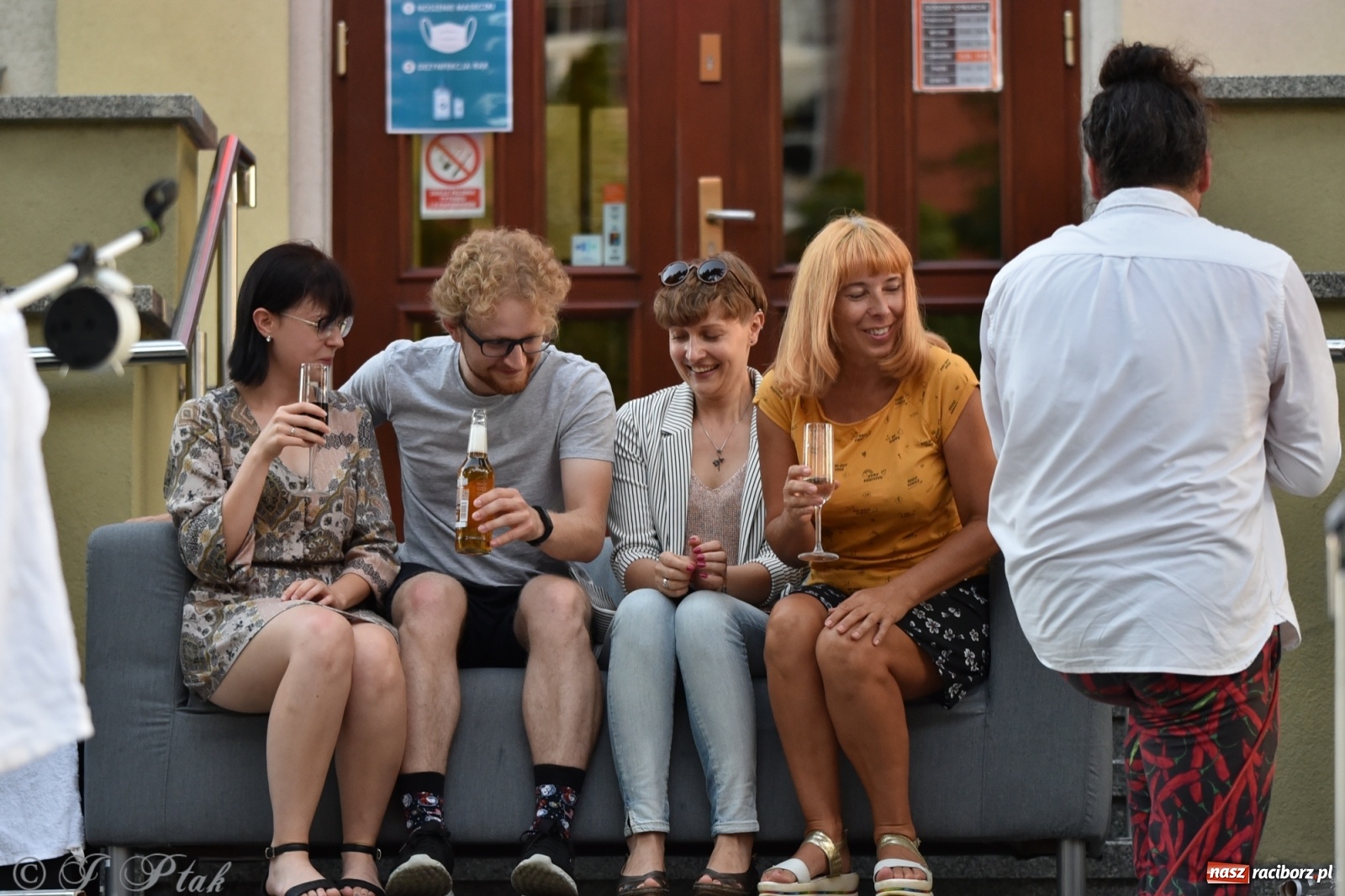 Zdjęcie w galerii na portalu naszraciborz.pl: Teatr na Schodach. Desperackie polowanie na miłość wiadomości z regionu