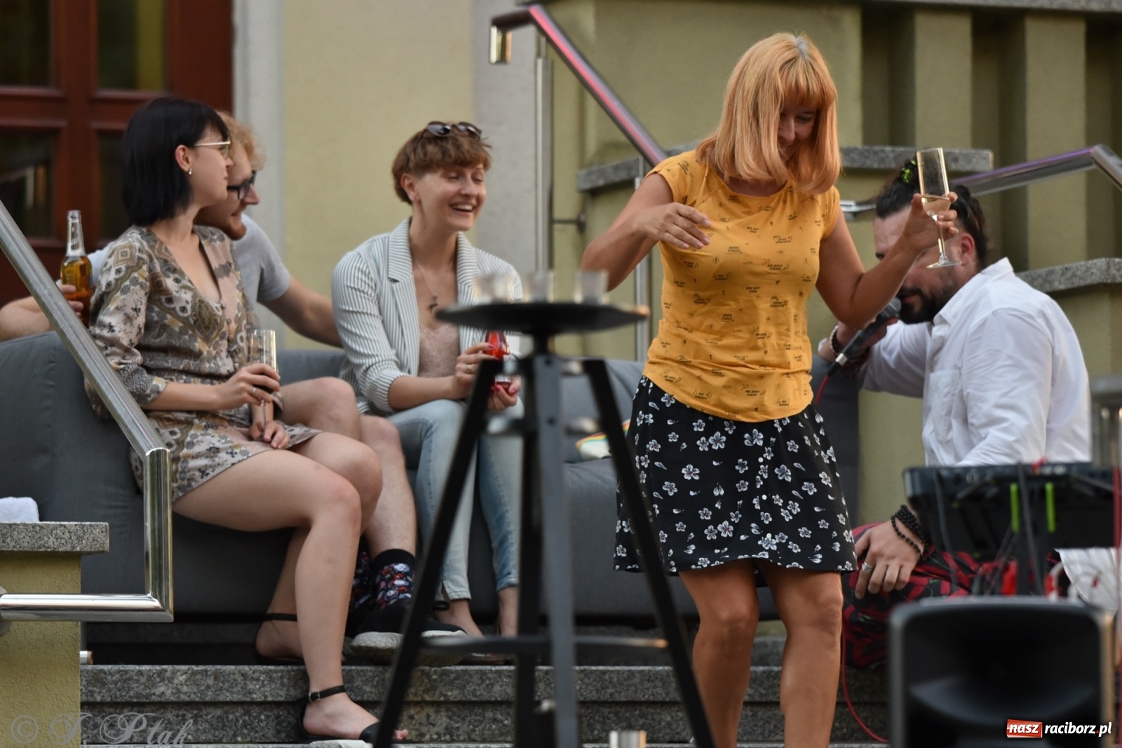 Zdjęcie w galerii na portalu naszraciborz.pl: Teatr na Schodach. Desperackie polowanie na miłość wiadomości z regionu