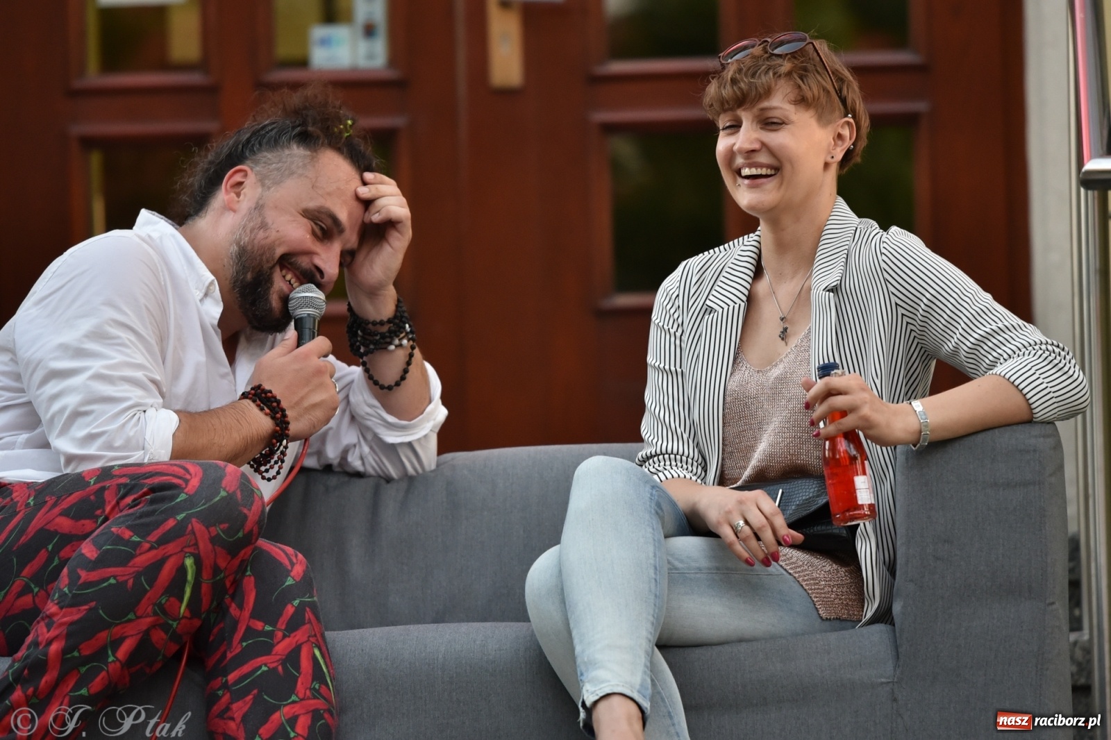 Zdjęcie w galerii na portalu naszraciborz.pl: Teatr na Schodach. Desperackie polowanie na miłość wiadomości z regionu