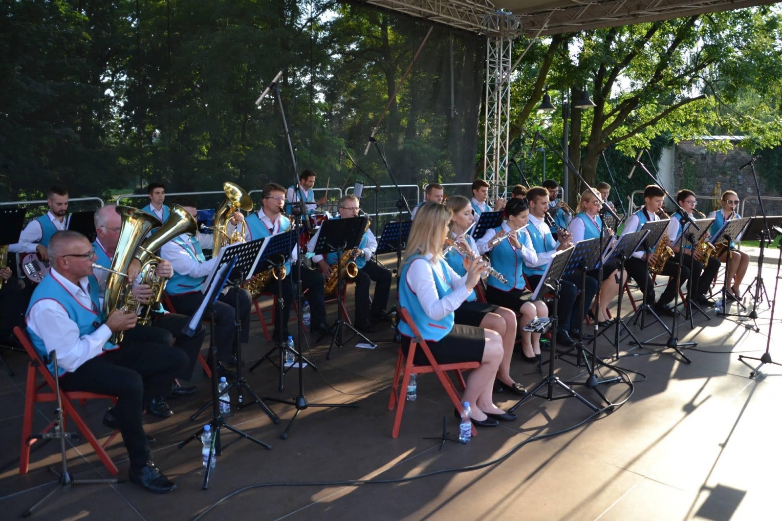 Zdjęcie w galerii na portalu naszraciborz.pl: Orkiestry dęte zagrały na Zamku Piastowskim wiadomości z regionu