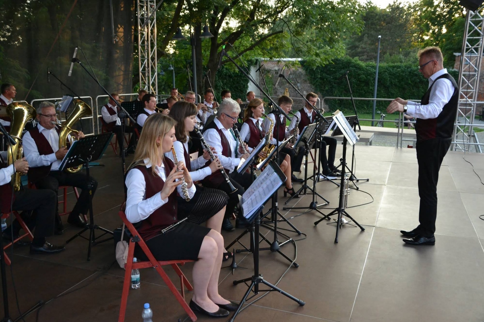 Zdjęcie w galerii na portalu naszraciborz.pl: Orkiestry dęte zagrały na Zamku Piastowskim wiadomości z regionu