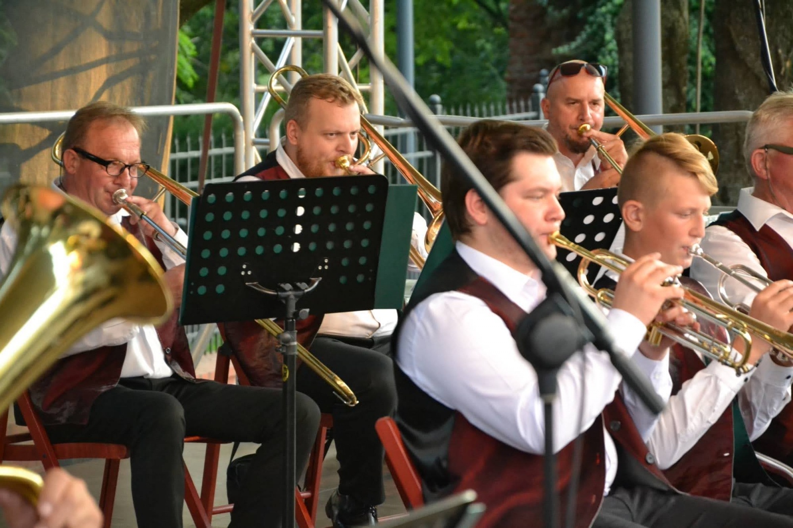 Zdjęcie w galerii na portalu naszraciborz.pl: Orkiestry dęte zagrały na Zamku Piastowskim wiadomości z regionu