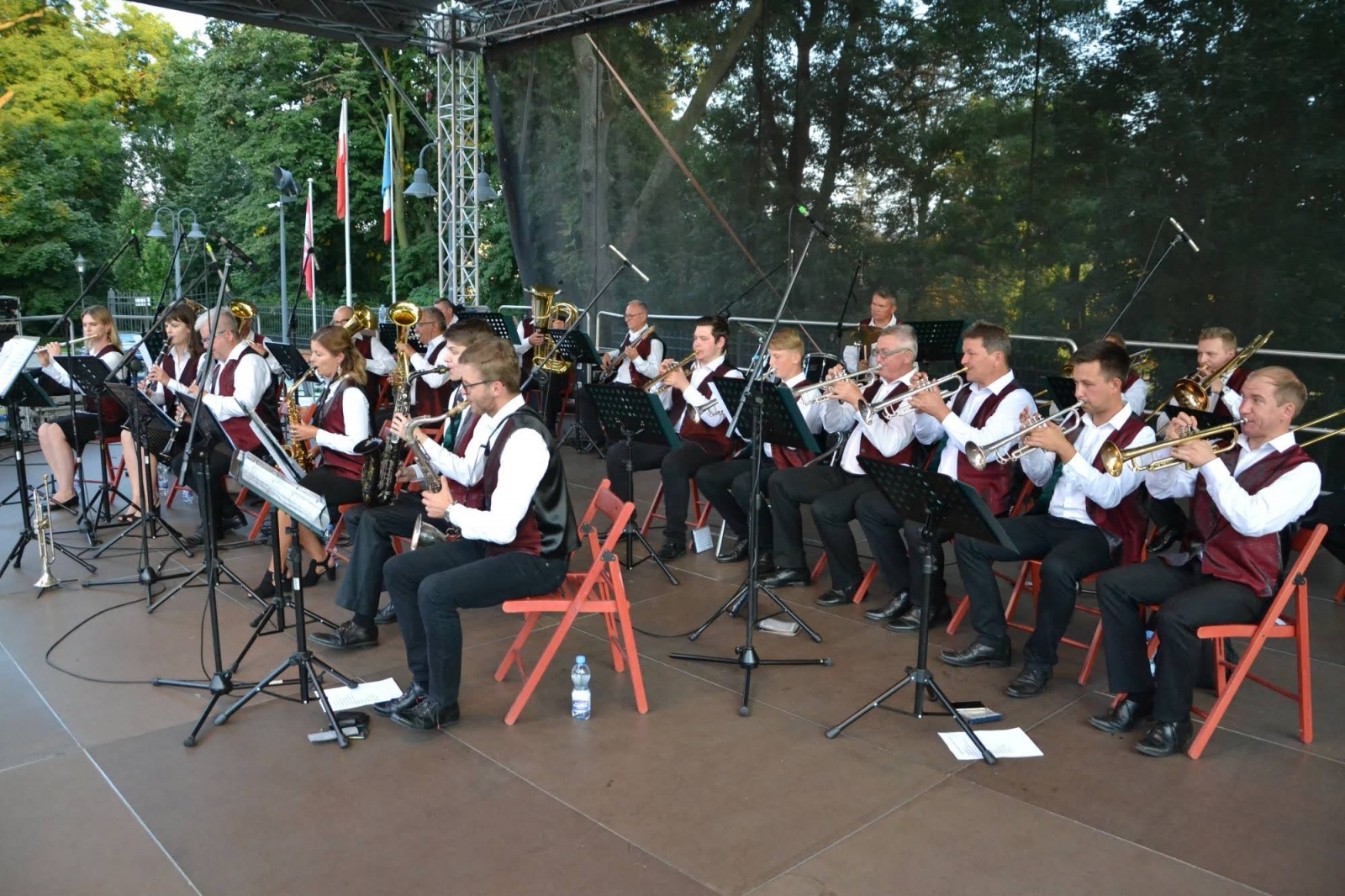 Zdjęcie w galerii na portalu naszraciborz.pl: Orkiestry dęte zagrały na Zamku Piastowskim wiadomości z regionu