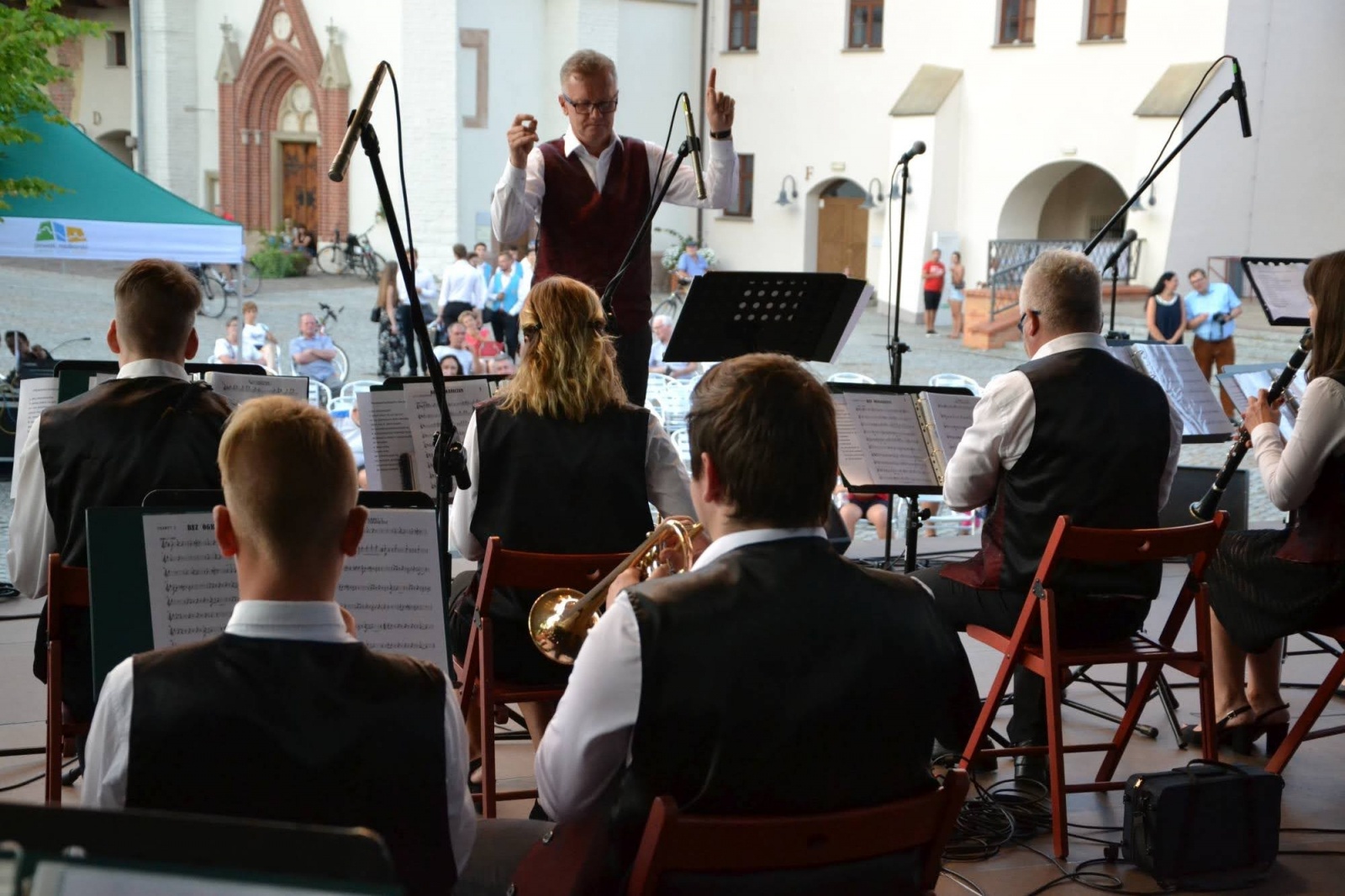 Zdjęcie w galerii na portalu naszraciborz.pl: Orkiestry dęte zagrały na Zamku Piastowskim wiadomości z regionu