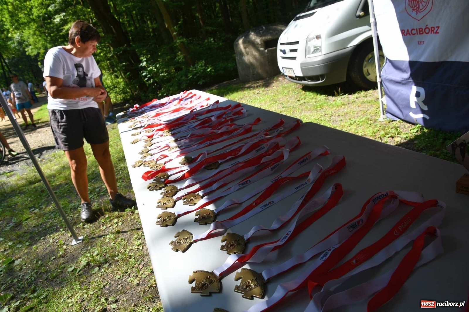 Zdjęcie w galerii na portalu naszraciborz.pl: Raciborski Bieg Tropem Wilczym na Święto Wojska Polskiego [FOTO i WIDEO] wiadomości z regionu